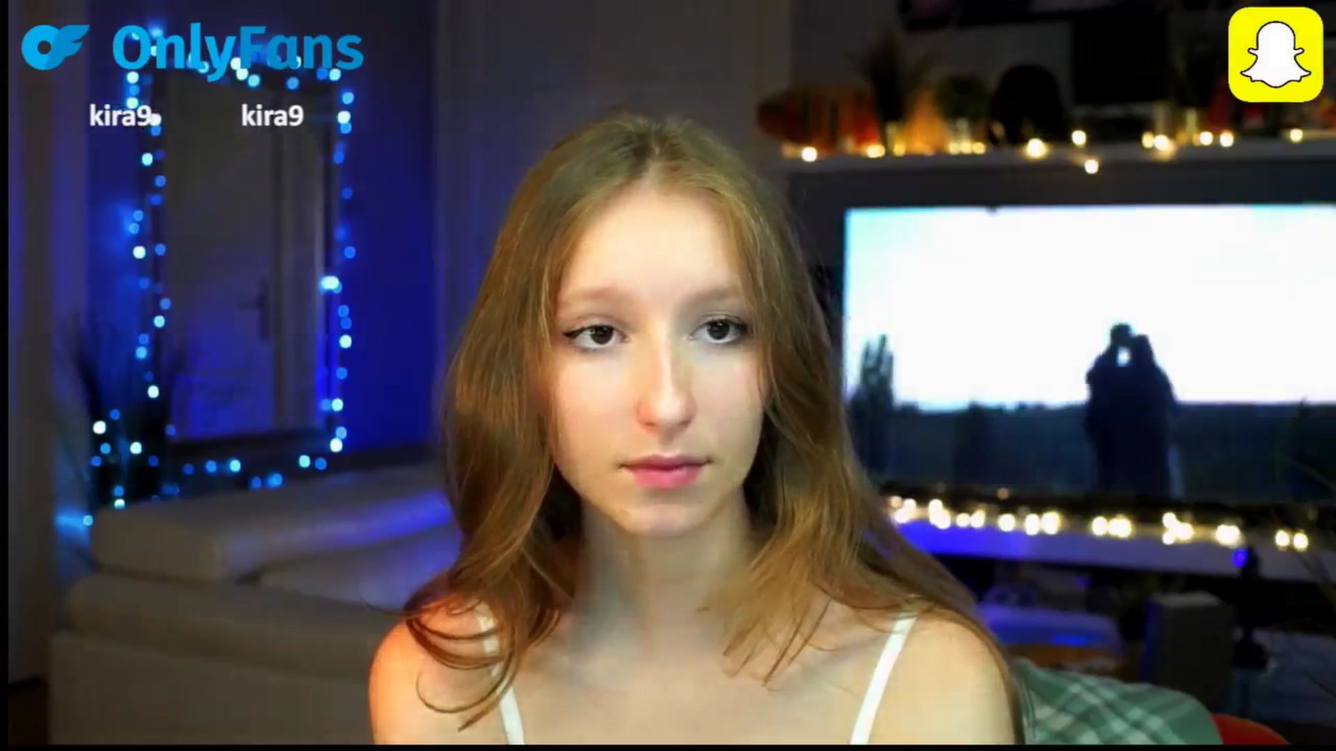 Gallery image thumbnail from Kira9's myfreecams stream on, 10/12/2025, 17:03 image 14 of 20