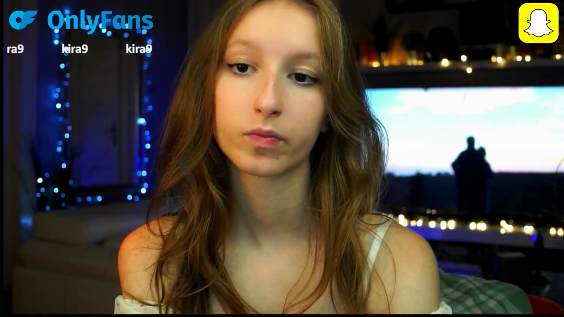 Gallery image thumbnail from Kira9's myfreecams stream on, 10/12/2025, 17:03 image 16 of 20