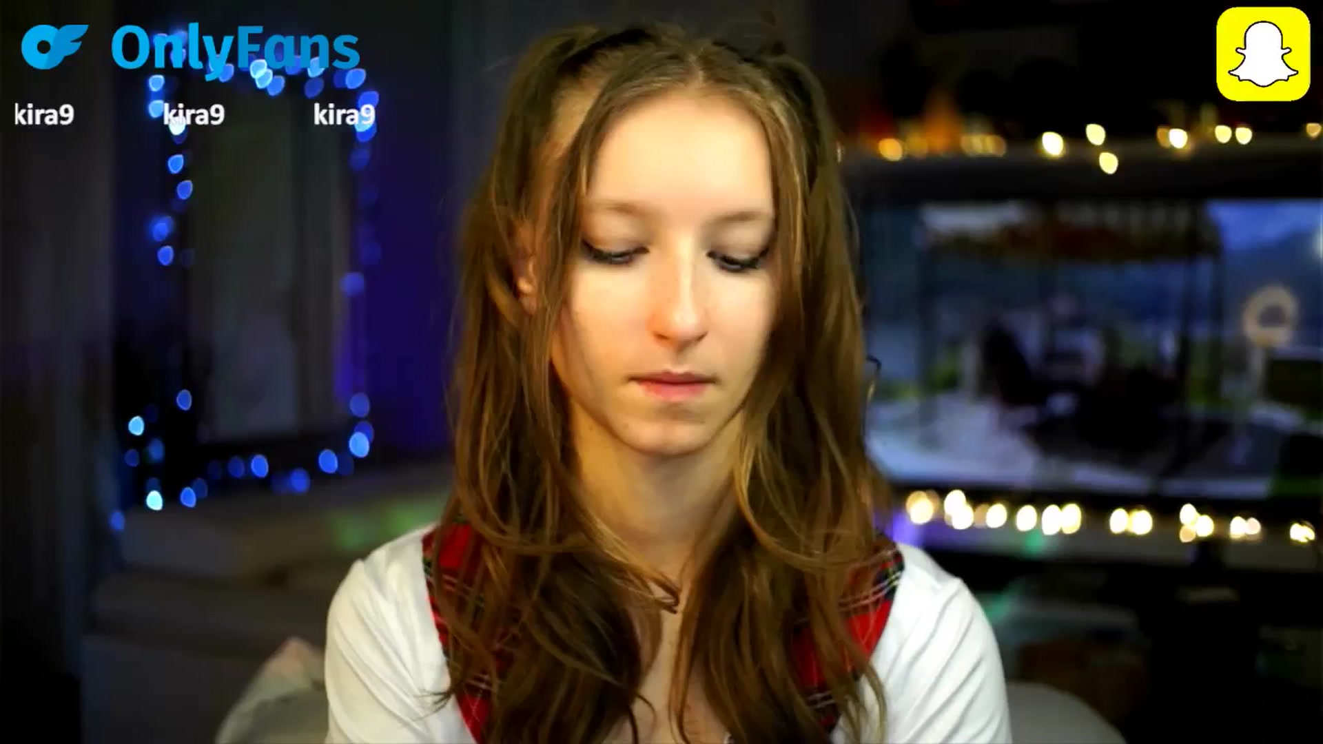Gallery image thumbnail from Kira9's myfreecams stream on, 10/16/2025, 16:43 image 17 of 20