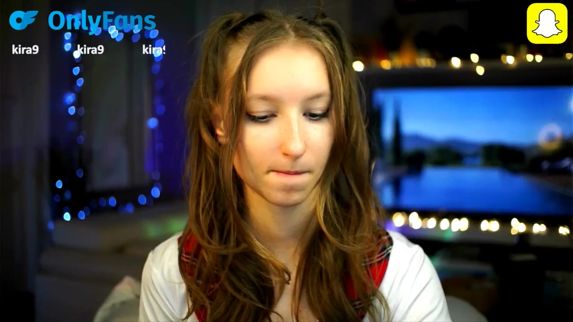 Gallery image thumbnail from Kira9's myfreecams stream on, 10/16/2025, 16:43 image 11 of 20