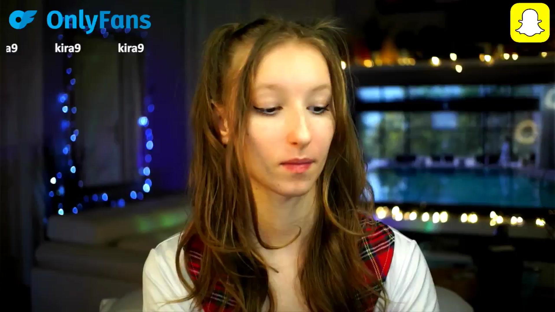 Gallery image thumbnail from Kira9's myfreecams stream on, 10/16/2025, 17:18 image 2 of 20