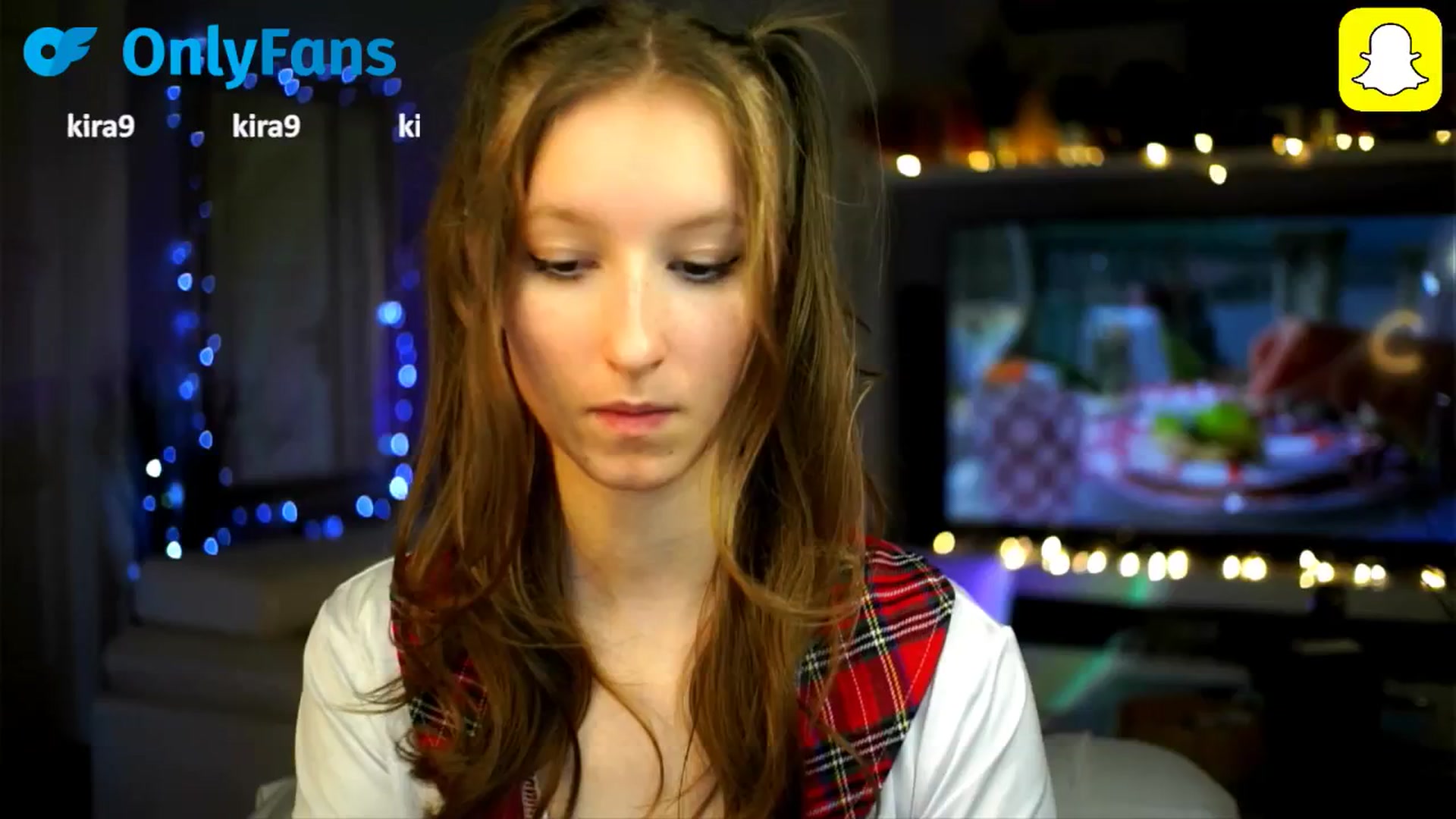 Gallery image thumbnail from Kira9's myfreecams stream on, 10/16/2025, 17:18 image 16 of 20