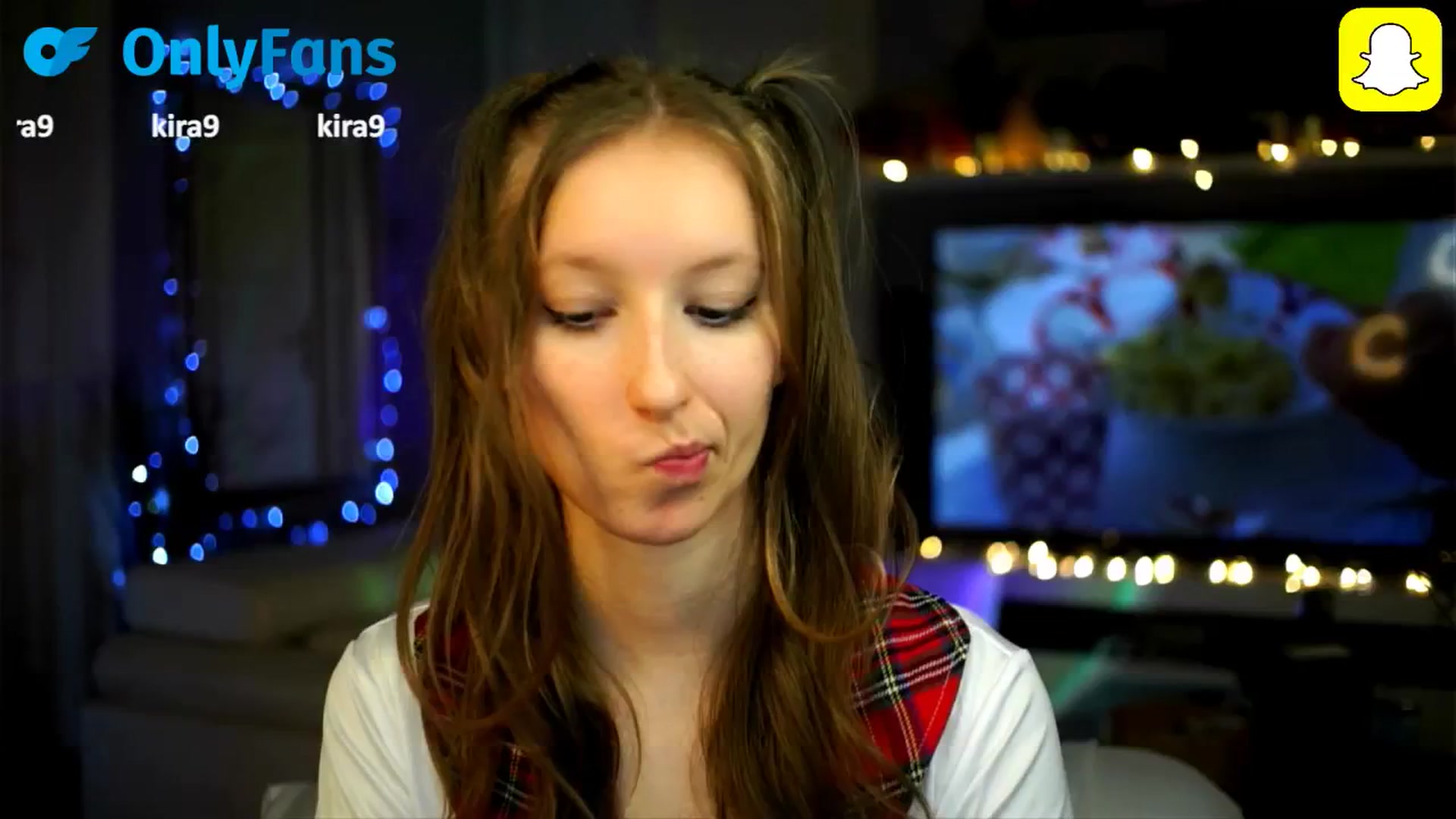Gallery image thumbnail from Kira9's myfreecams stream on, 10/16/2025, 17:18 image 5 of 20
