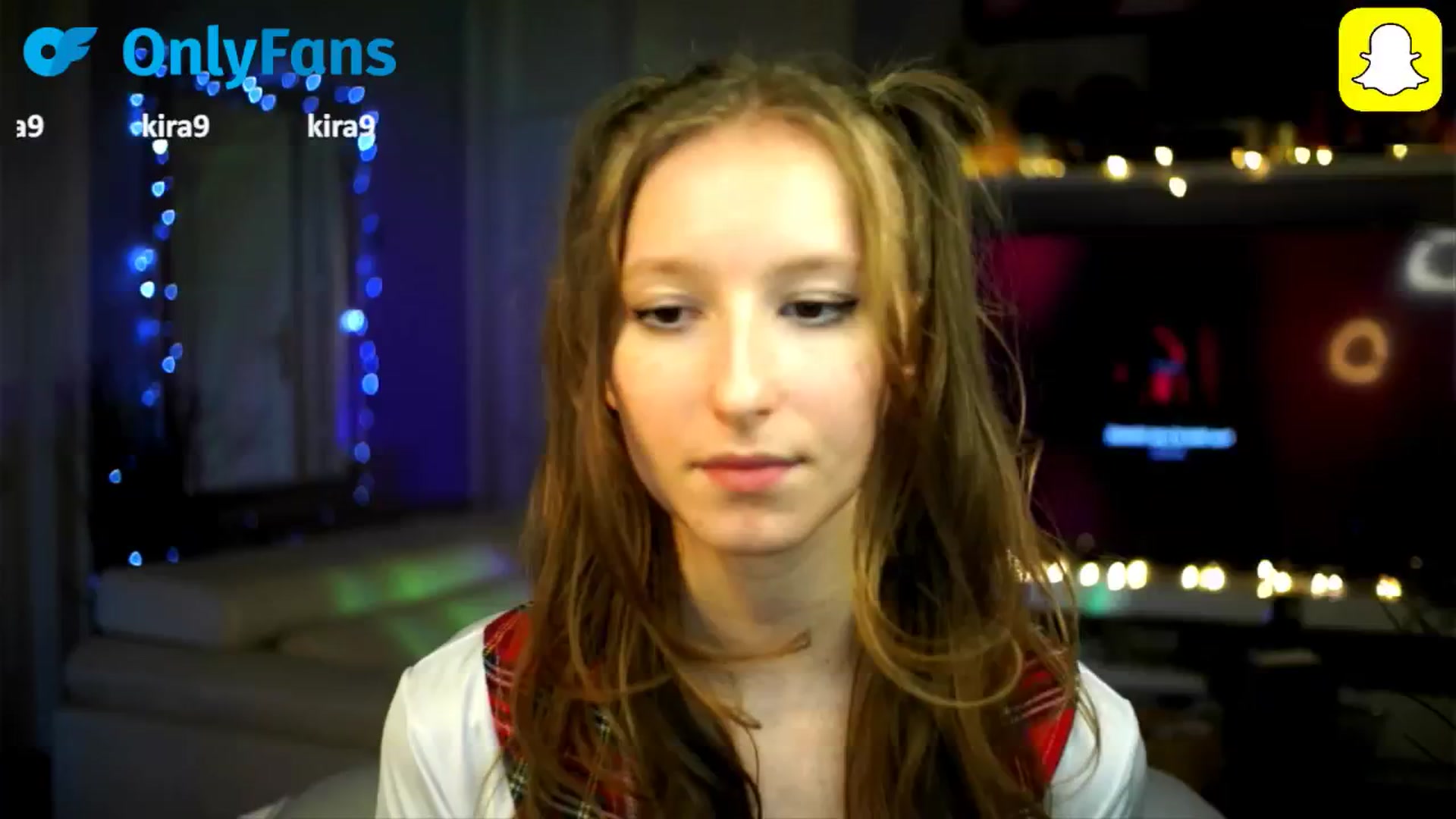 Gallery image thumbnail from Kira9's myfreecams stream on, 10/16/2025, 19:21 image 2 of 20