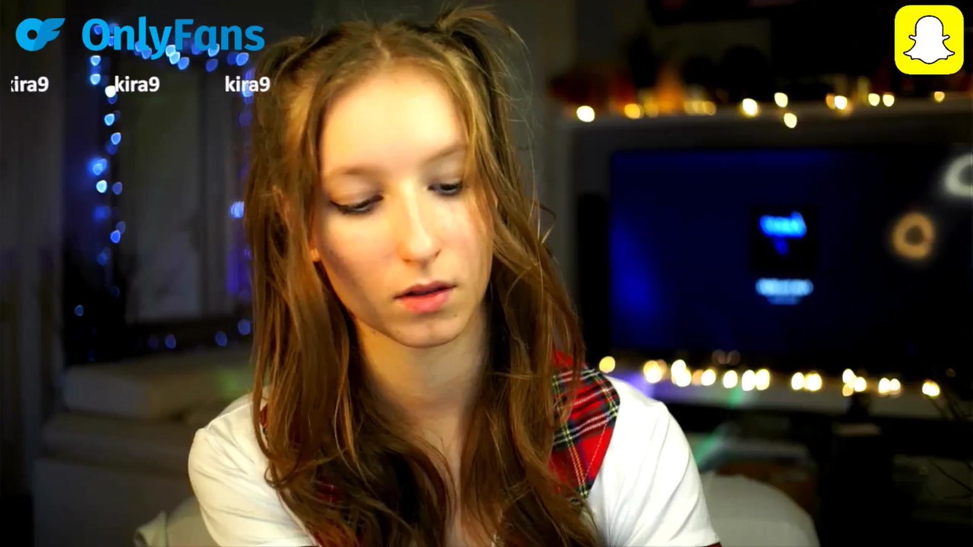 Gallery image thumbnail from Kira9's myfreecams stream on, 10/16/2025, 19:21 image 13 of 20
