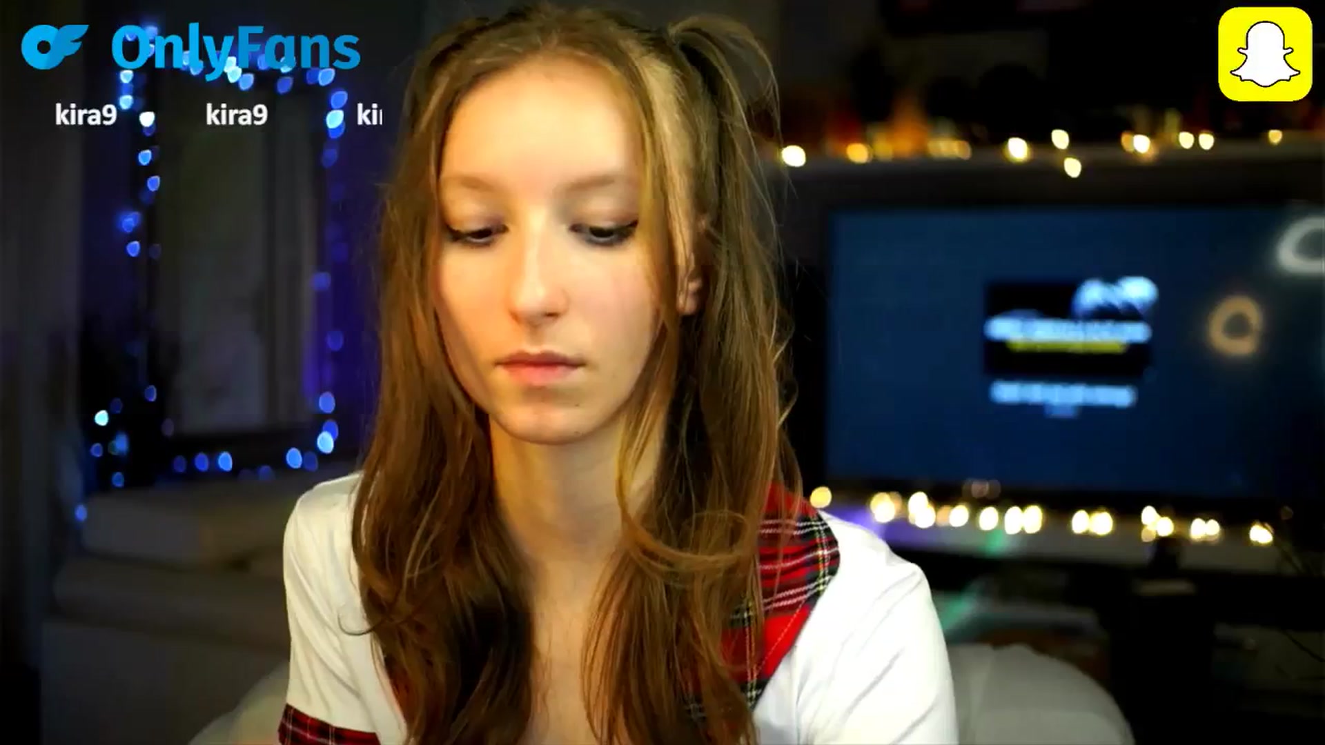 Gallery image thumbnail from Kira9's myfreecams stream on, 10/16/2025, 20:12 image 8 of 20