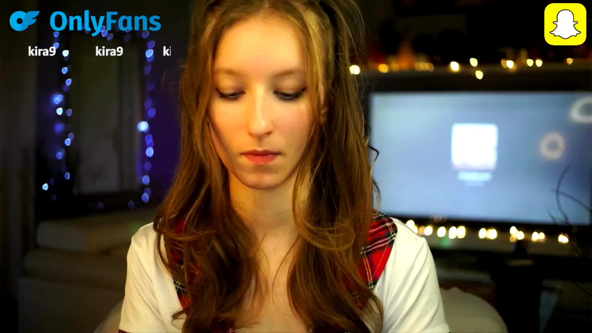 Gallery image thumbnail from Kira9's myfreecams stream on, 10/16/2025, 20:12 image 13 of 20