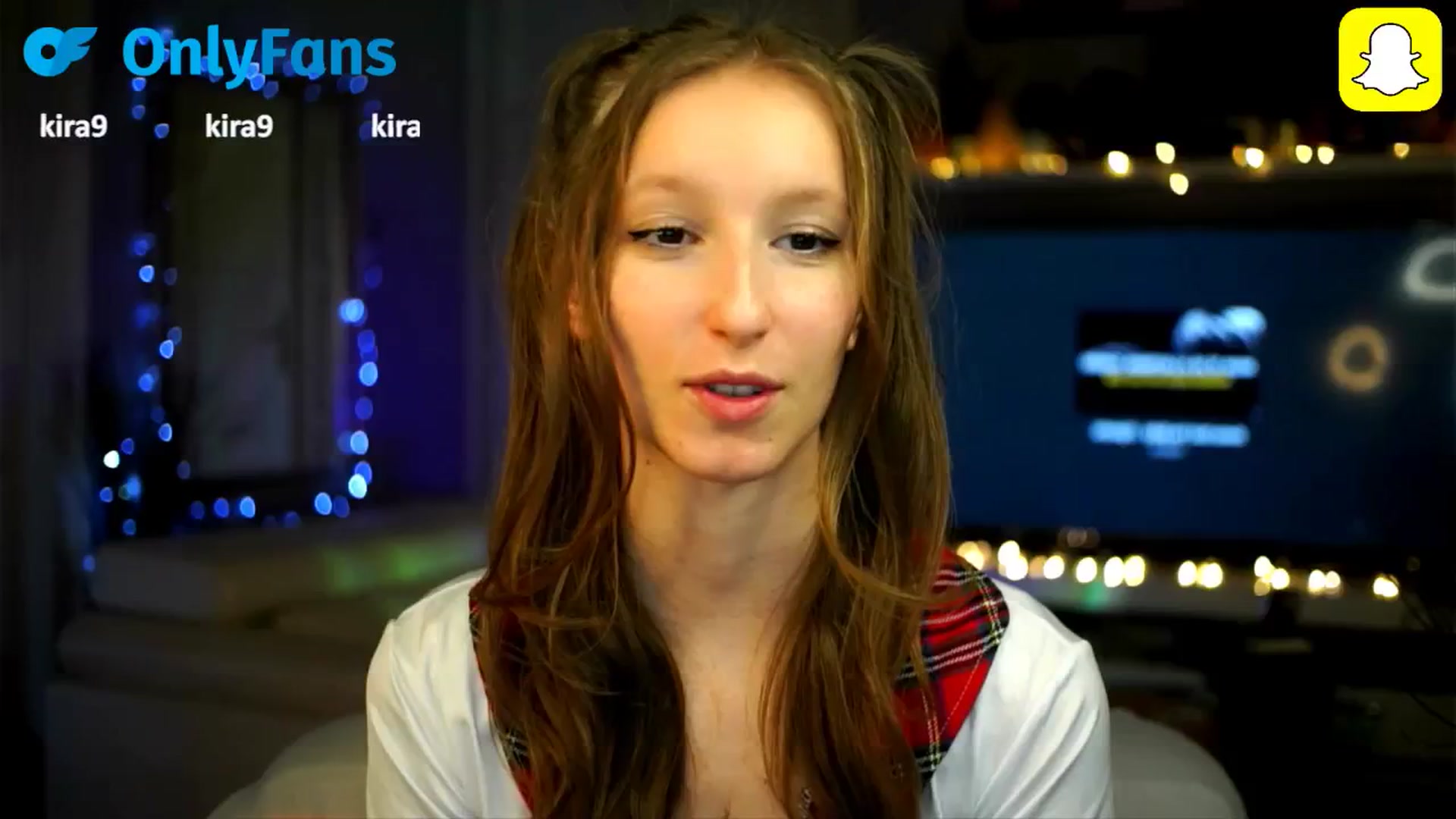 Gallery image thumbnail from Kira9's myfreecams stream on, 10/16/2025, 20:12 image 7 of 20