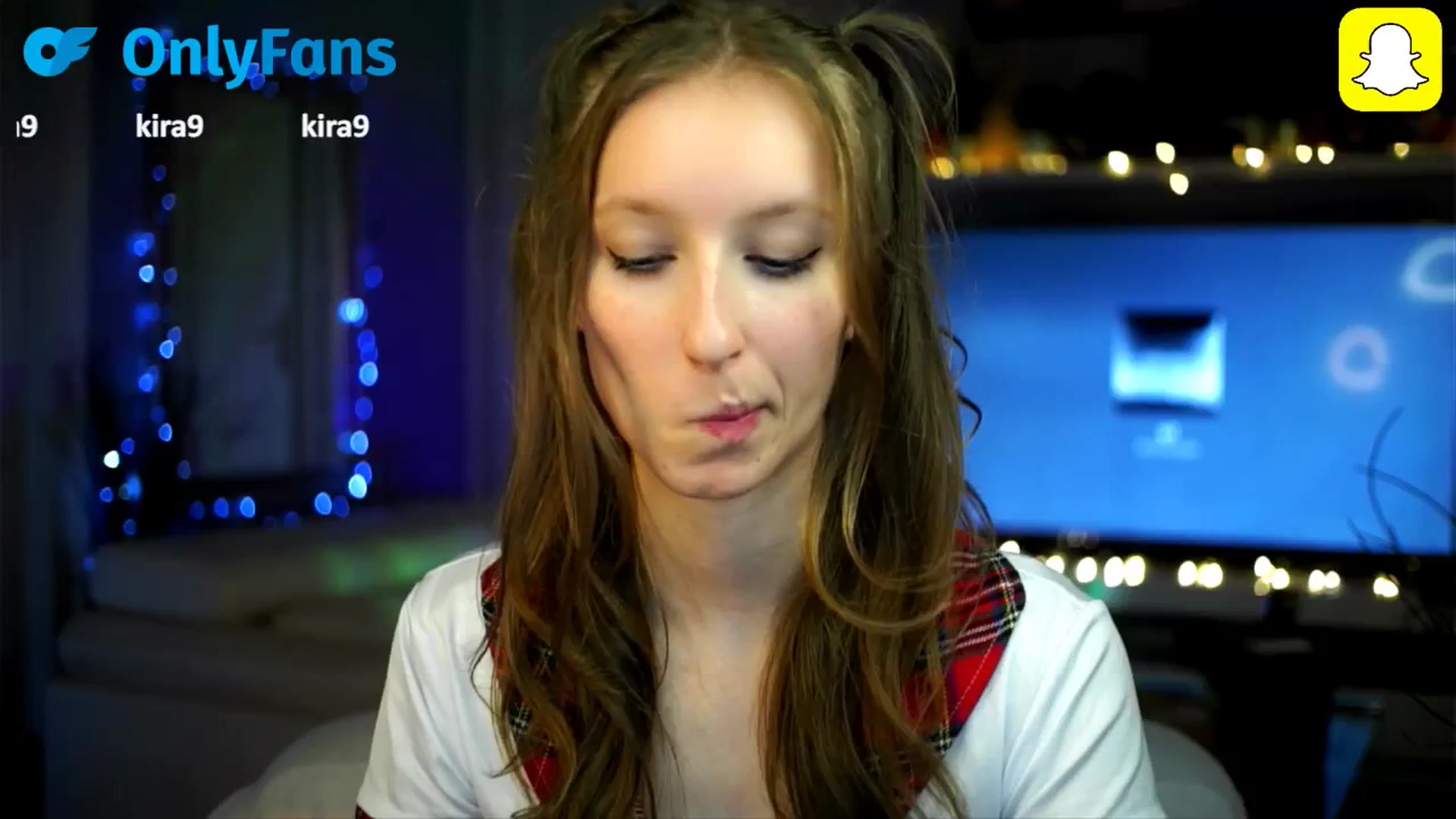 Gallery image thumbnail from Kira9's myfreecams stream on, 10/16/2025, 20:12 image 5 of 20
