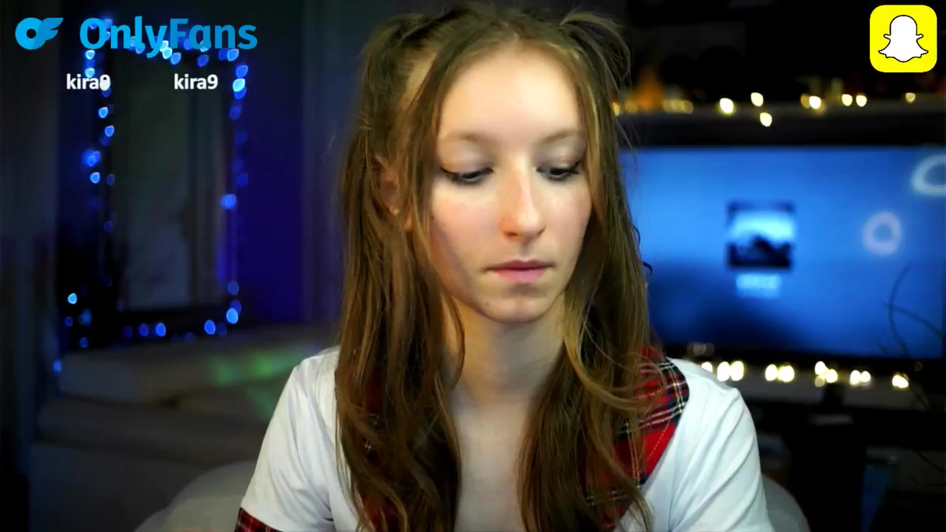 Gallery image thumbnail from Kira9's myfreecams stream on, 10/16/2025, 20:12 image 4 of 20