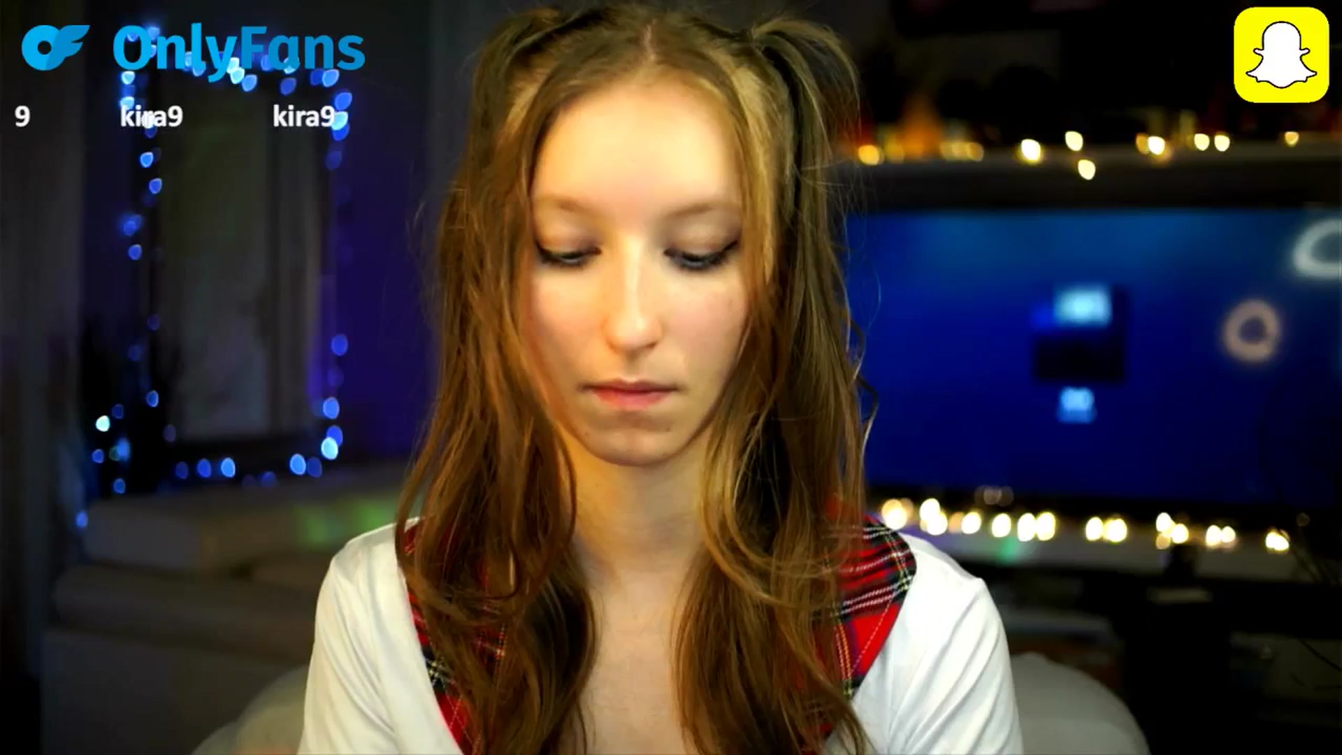 Gallery image thumbnail from Kira9's myfreecams stream on, 10/16/2025, 20:12 image 10 of 20