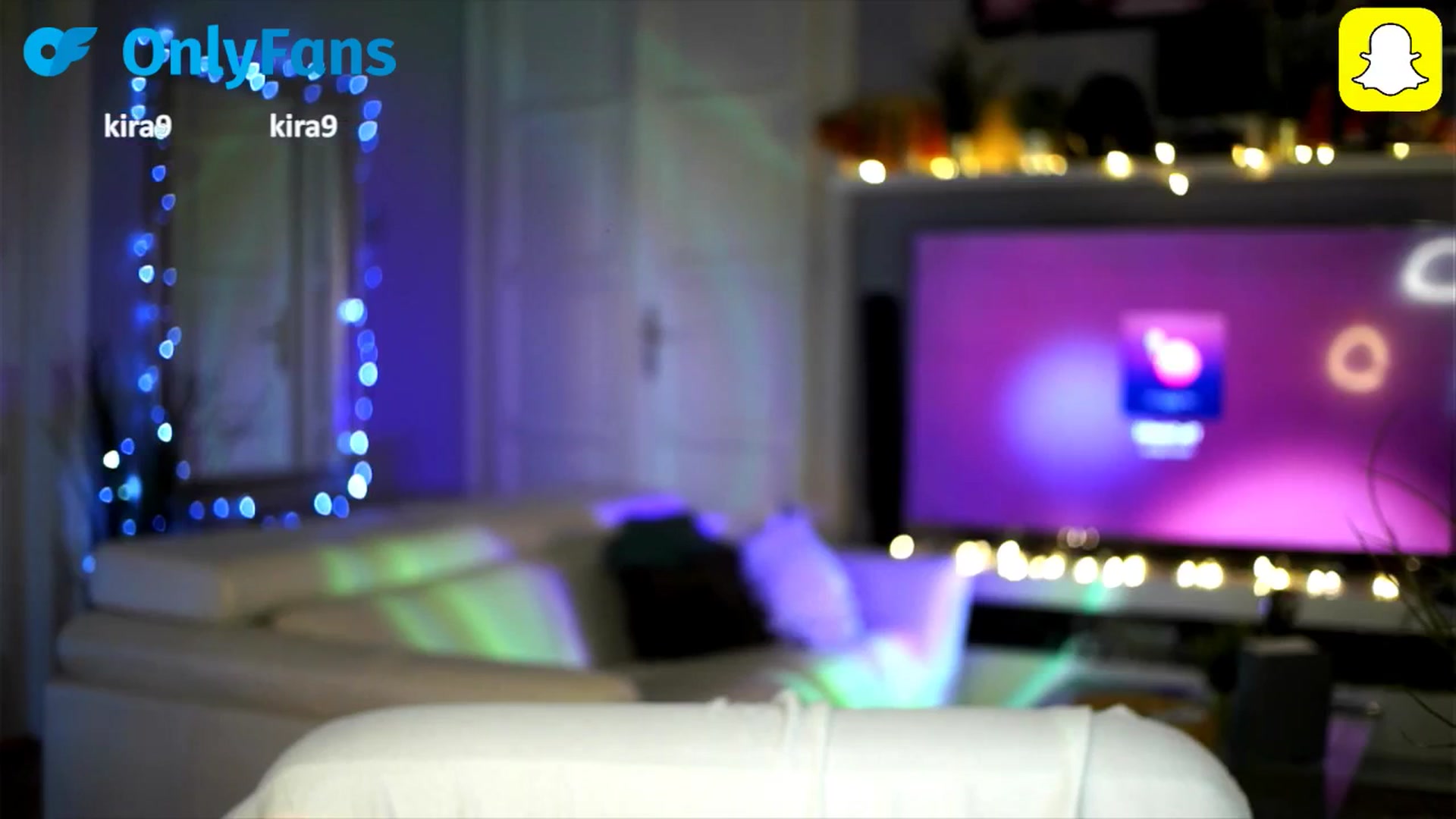 Gallery image thumbnail from Kira9's myfreecams stream on, 10/16/2025, 20:12 image 18 of 20