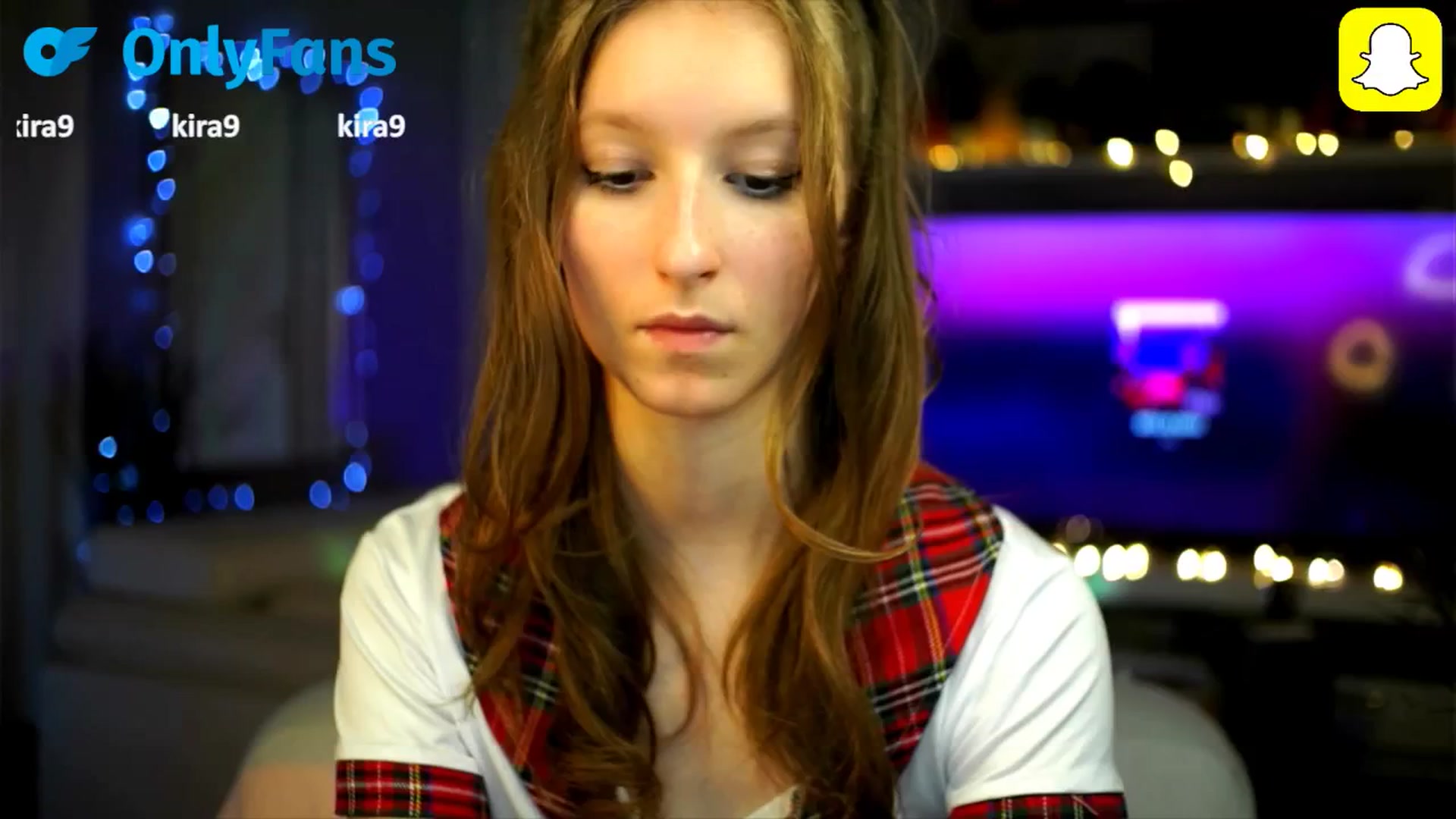 Gallery image thumbnail from Kira9's myfreecams stream on, 10/16/2025, 20:54 image 13 of 20
