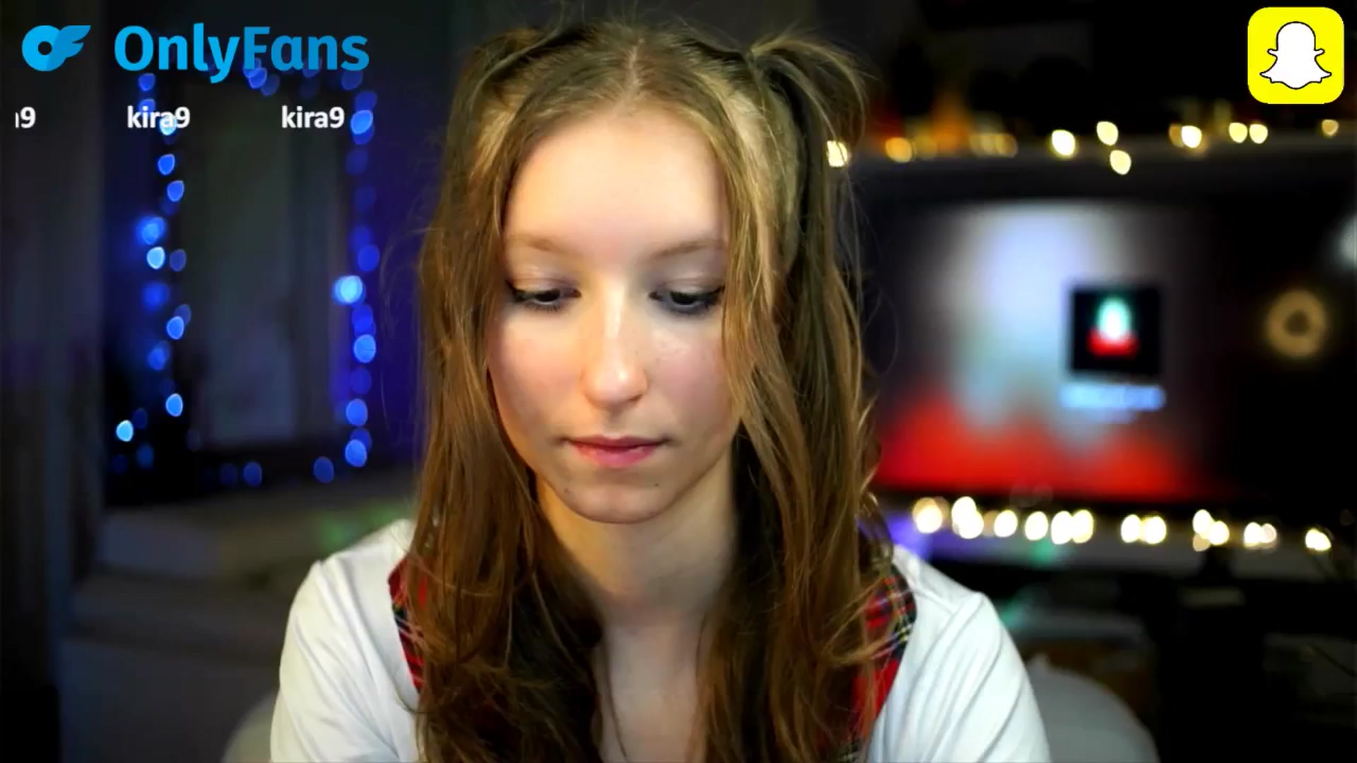 Gallery image thumbnail from Kira9's myfreecams stream on, 10/16/2025, 20:54 image 3 of 20