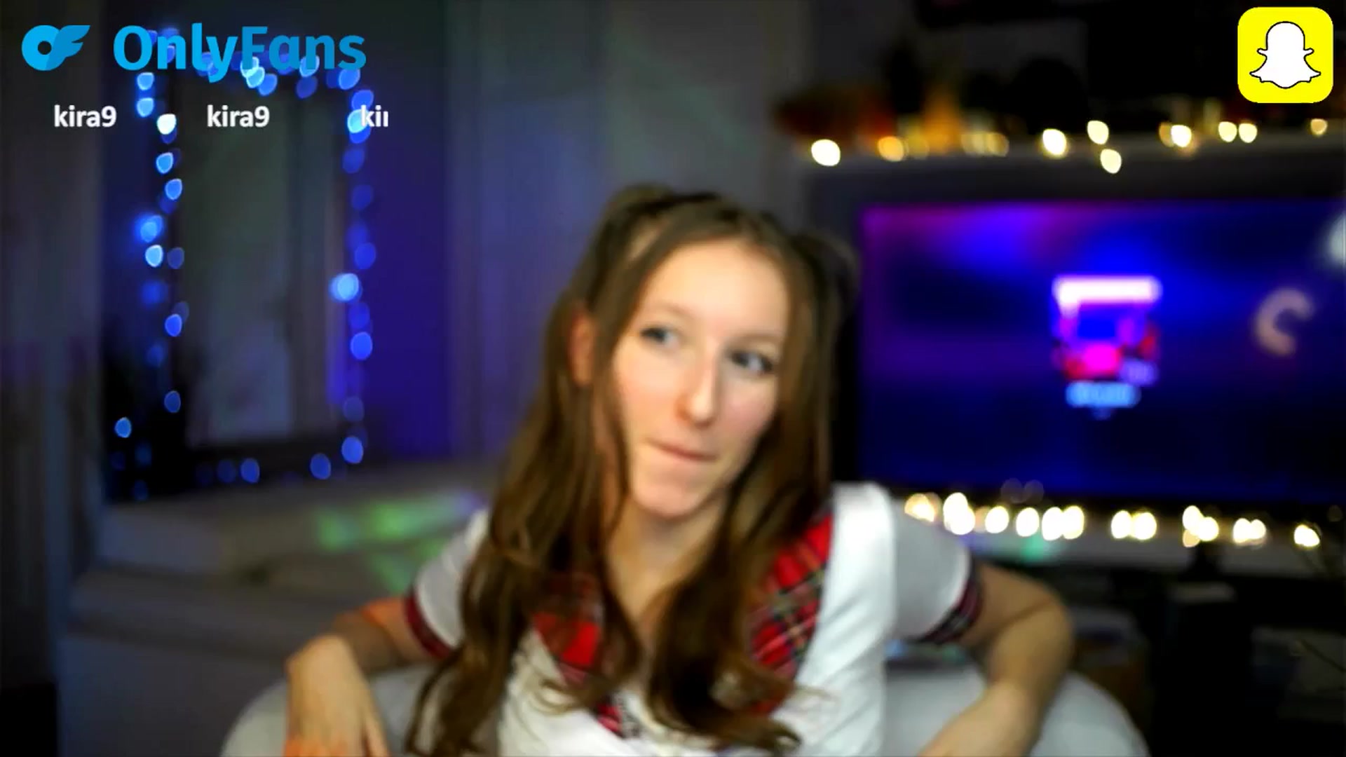 Gallery image thumbnail from Kira9's myfreecams stream on, 10/16/2025, 20:54 image 9 of 20