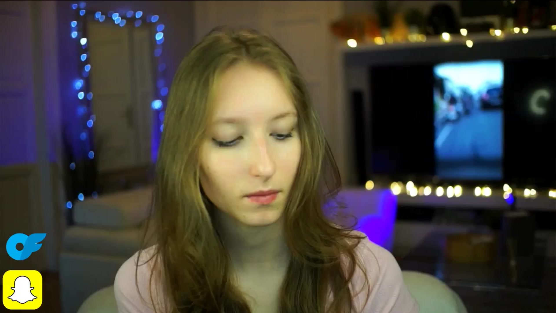 Gallery image thumbnail from Kira9's myfreecams stream on, 10/17/2025, 16:28 image 14 of 20