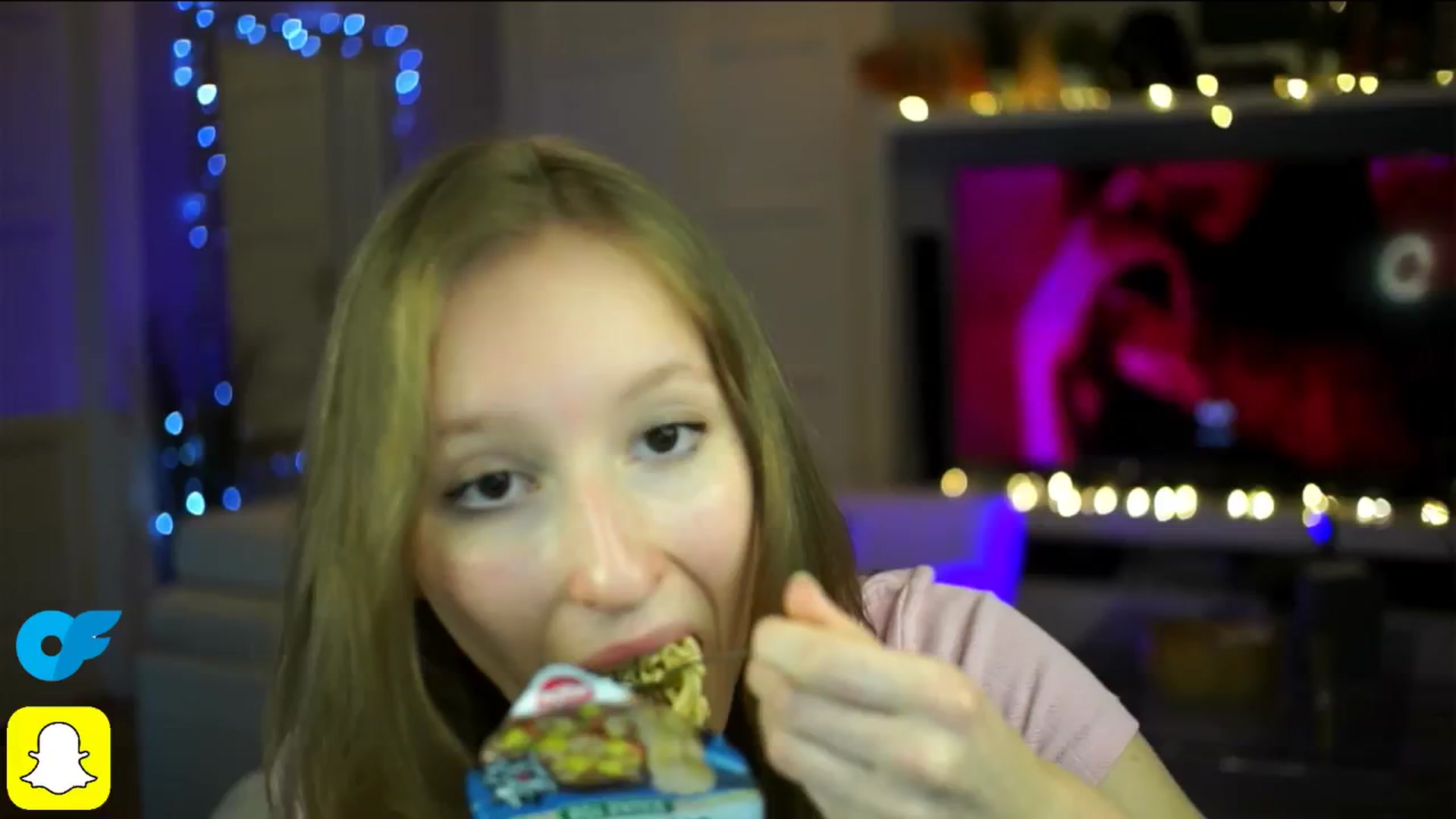 Gallery image thumbnail from Kira9's myfreecams stream on, 10/17/2025, 18:32 image 17 of 20