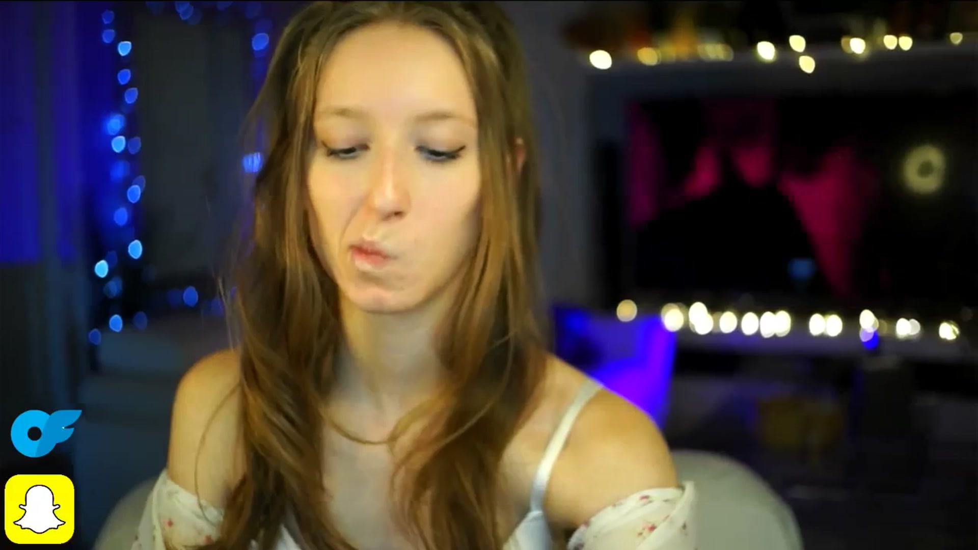 Gallery image thumbnail from Kira9's myfreecams stream on, 10/18/2025, 18:37 image 19 of 20