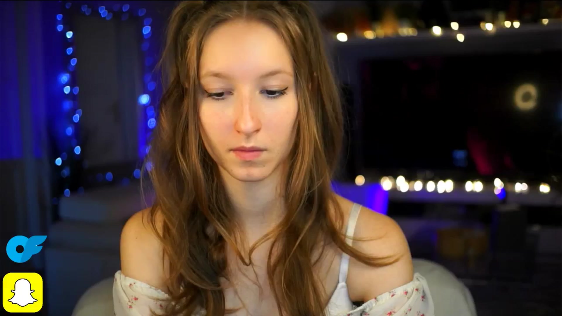 Gallery image thumbnail from Kira9's myfreecams stream on, 10/18/2025, 18:37 image 1 of 20