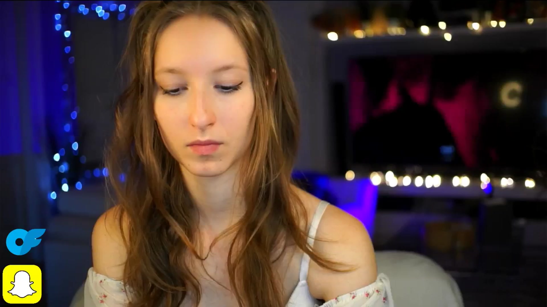Gallery image thumbnail from Kira9's myfreecams stream on, 10/18/2025, 18:37 image 4 of 20