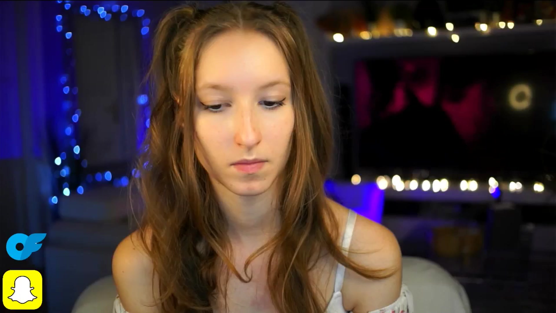 Gallery image thumbnail from Kira9's myfreecams stream on, 10/18/2025, 18:37 image 2 of 20