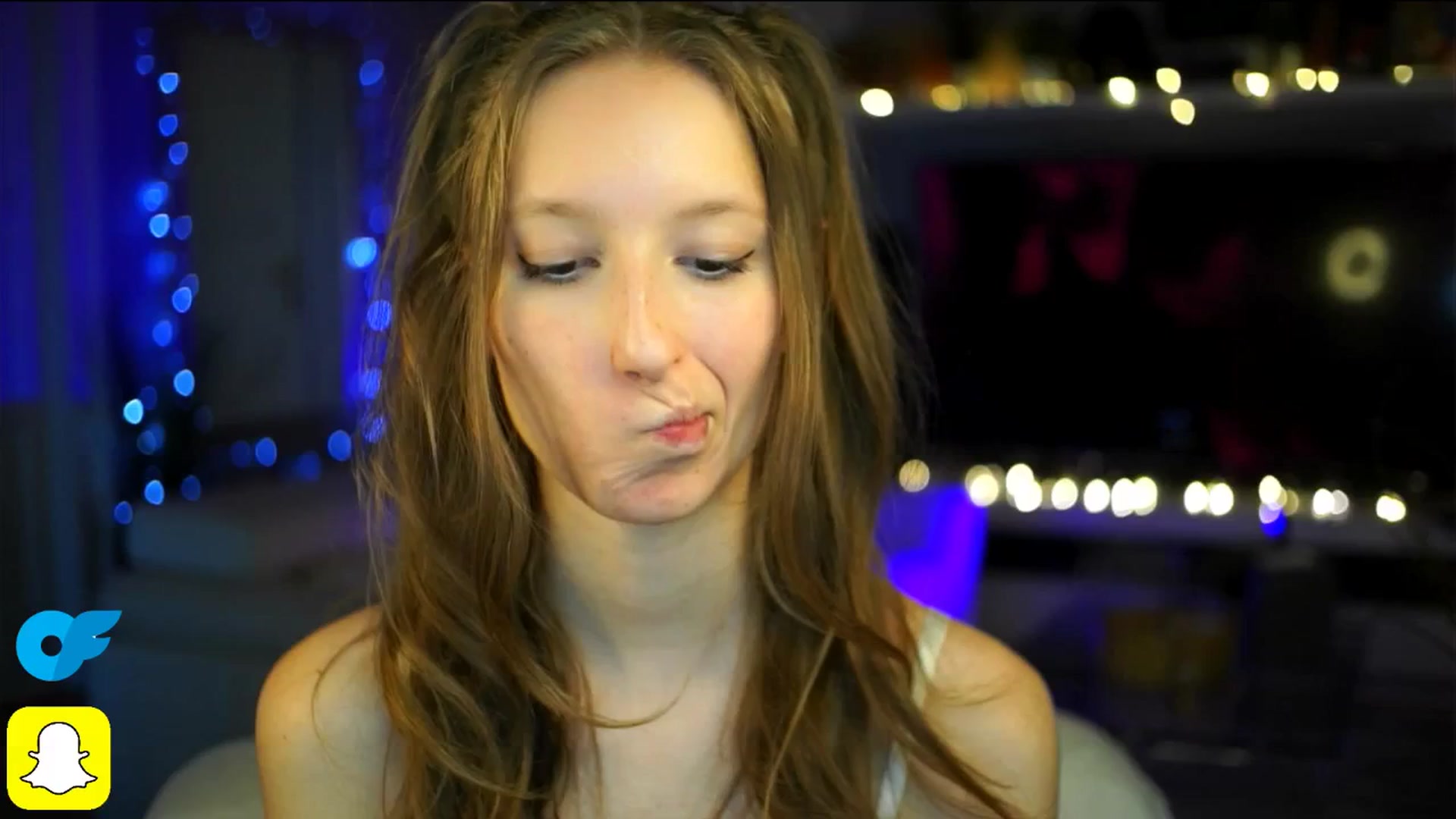 Gallery image thumbnail from Kira9's myfreecams stream on, 10/18/2025, 19:55 image 15 of 20