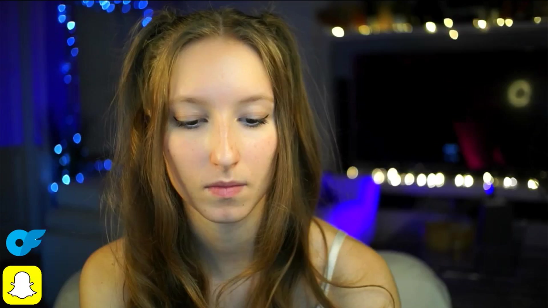 Gallery image thumbnail from Kira9's myfreecams stream on, 10/18/2025, 19:55 image 4 of 20