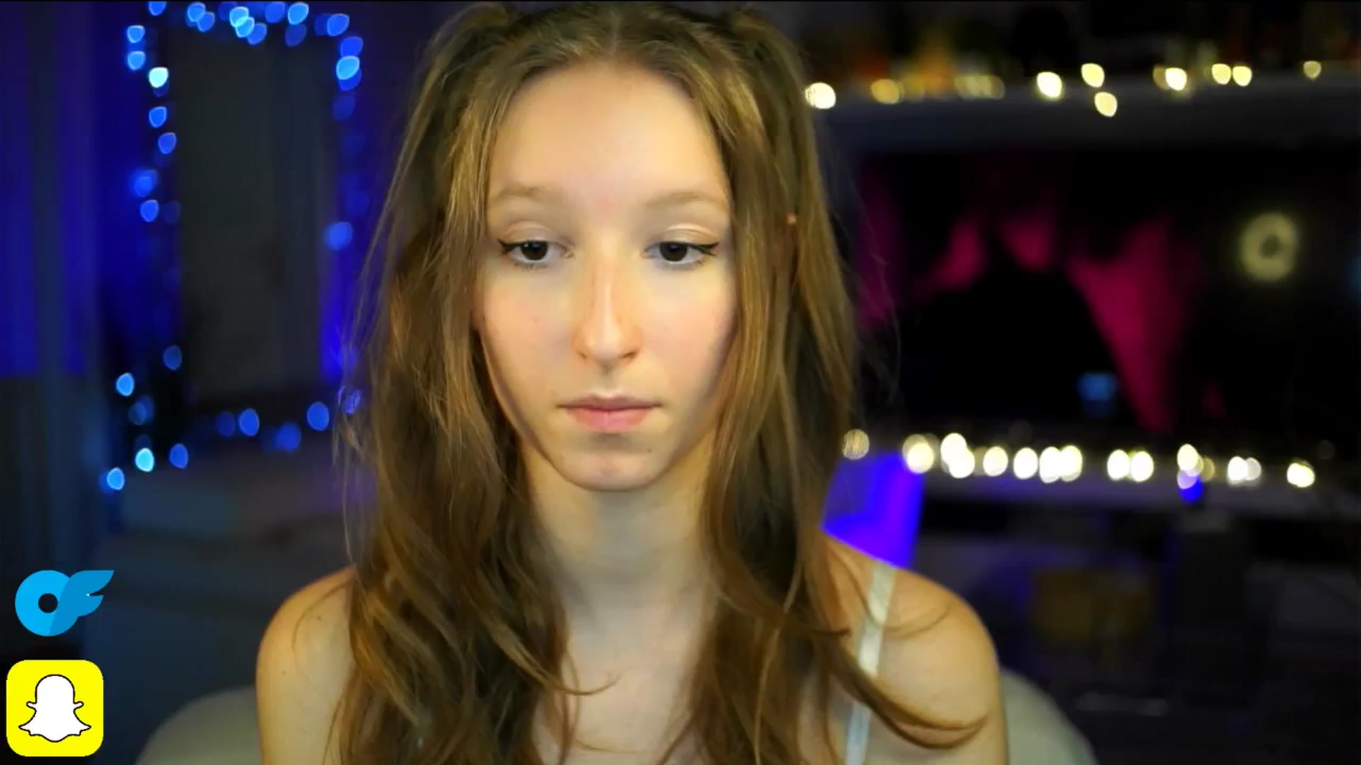 Gallery image thumbnail from Kira9's myfreecams stream on, 10/18/2025, 19:55 image 17 of 20