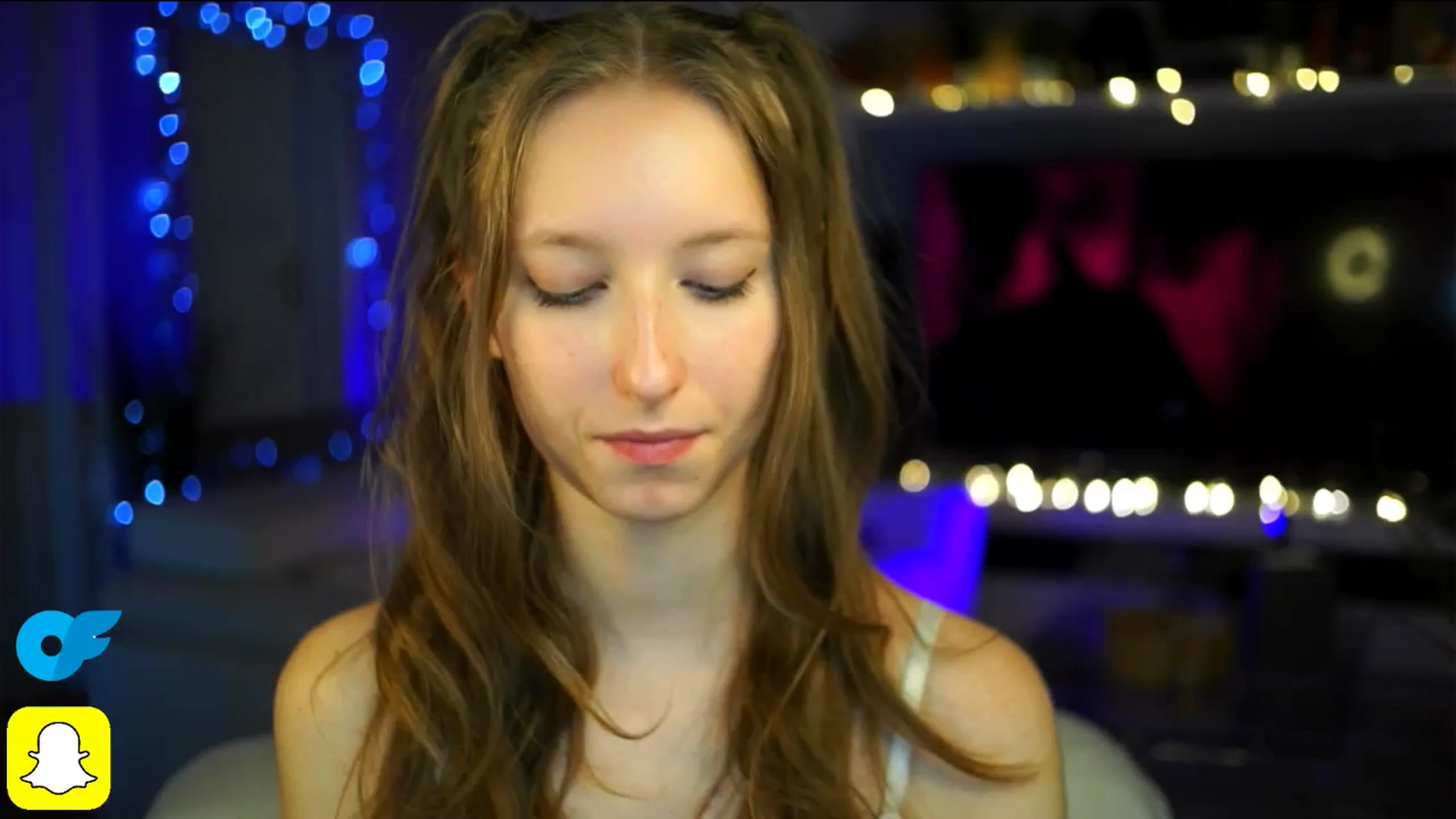 Gallery image thumbnail from Kira9's myfreecams stream on, 10/18/2025, 19:55 image 16 of 20
