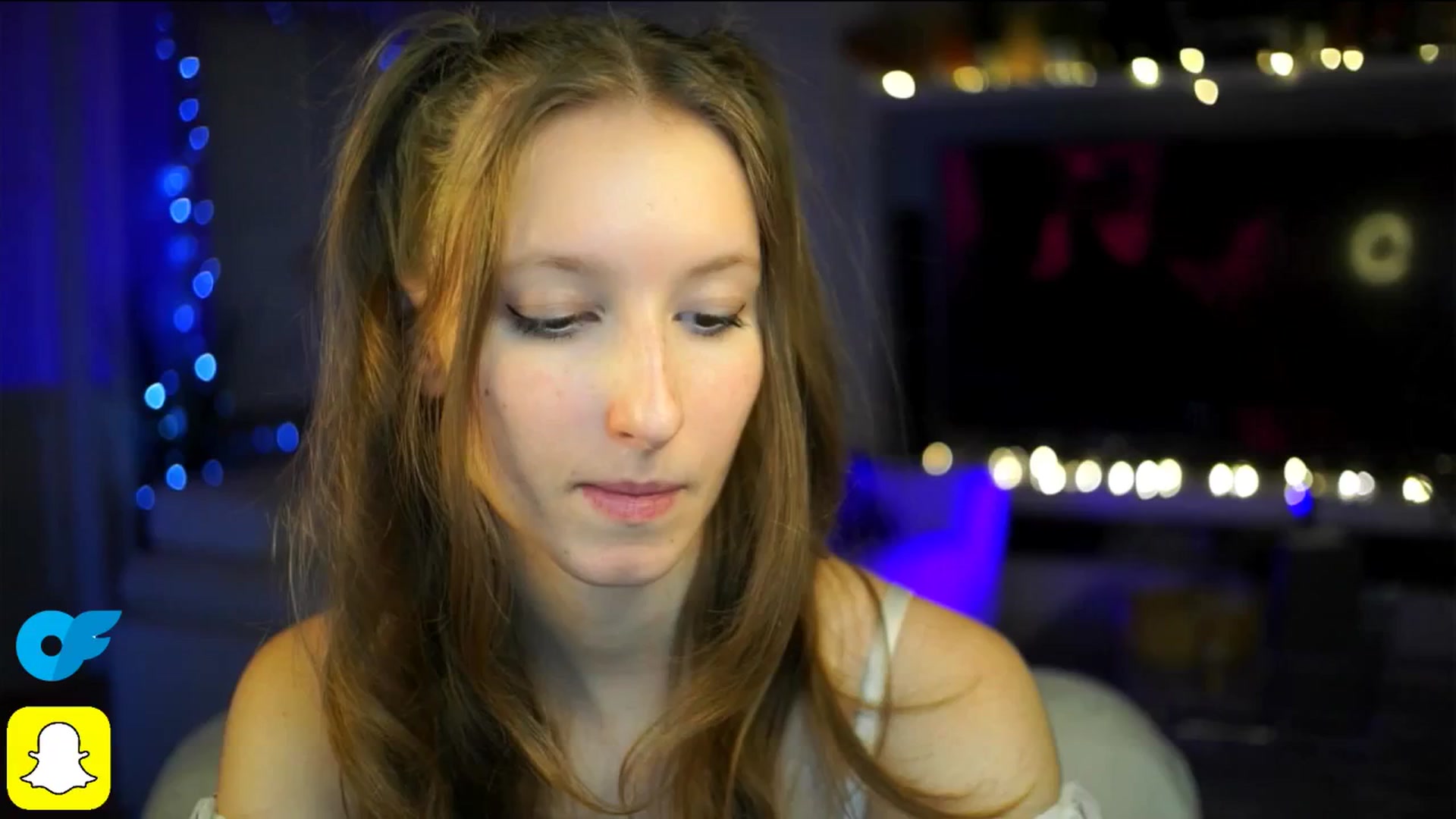 Gallery image thumbnail from Kira9's myfreecams stream on, 10/18/2025, 19:55 image 5 of 20
