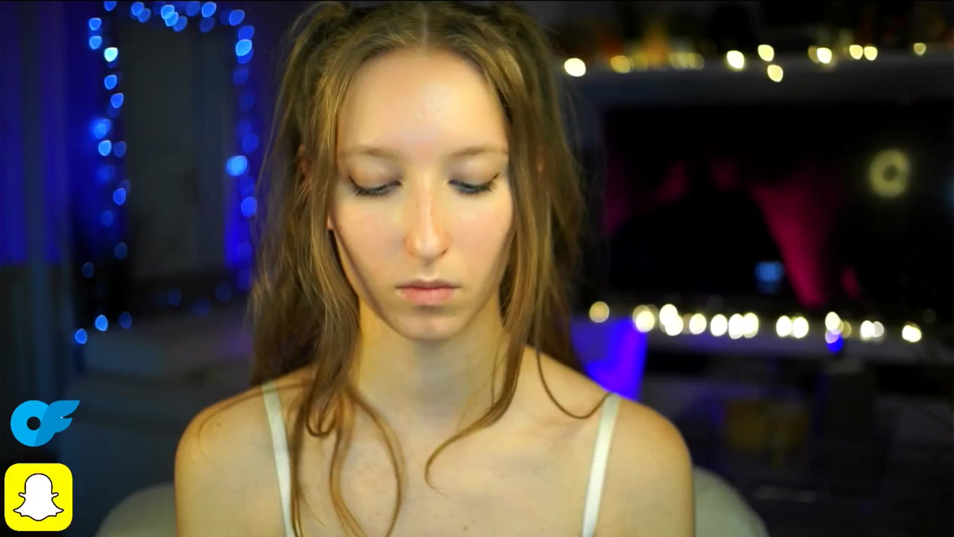 Gallery image thumbnail from Kira9's myfreecams stream on, 10/18/2025, 19:55 image 18 of 20