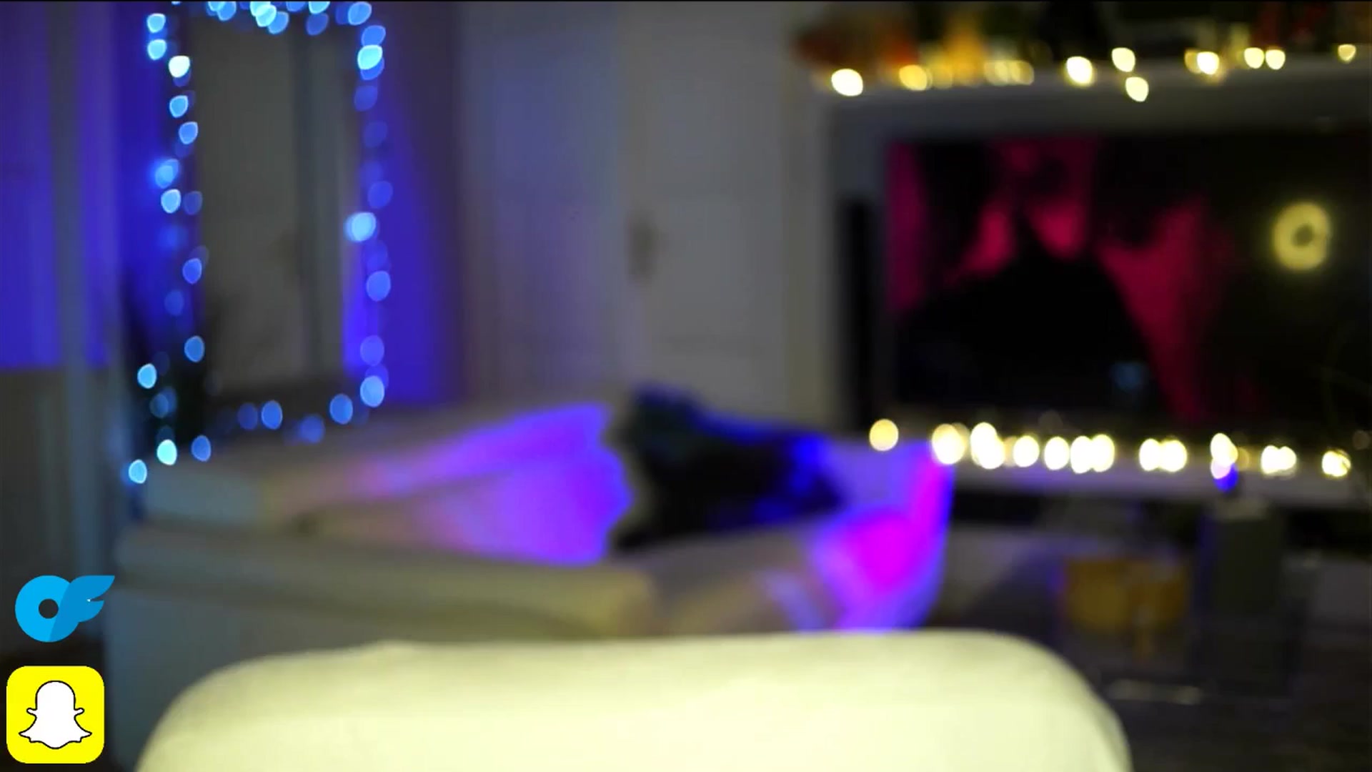 Gallery image thumbnail from Kira9's myfreecams stream on, 10/18/2025, 19:55 image 6 of 20