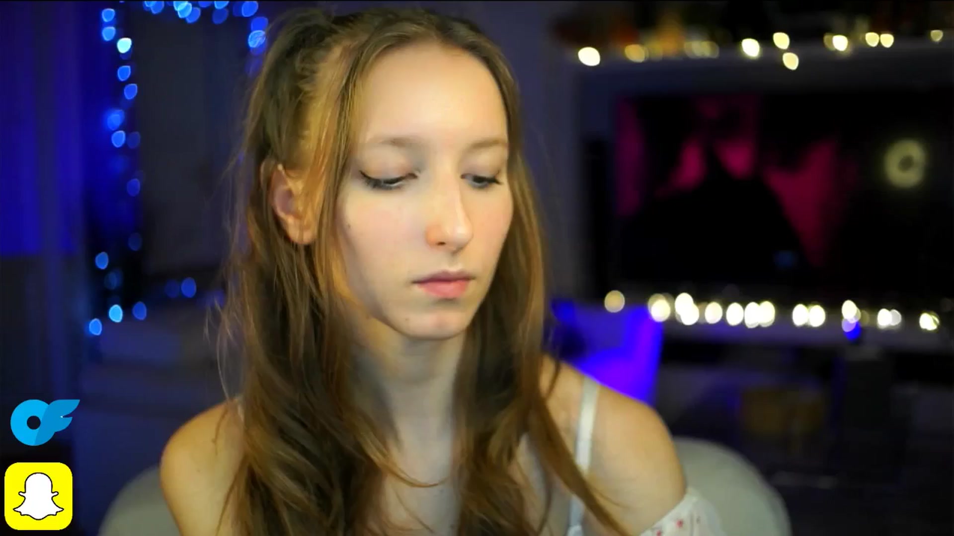 Gallery image thumbnail from Kira9's myfreecams stream on, 10/18/2025, 19:55 image 11 of 20