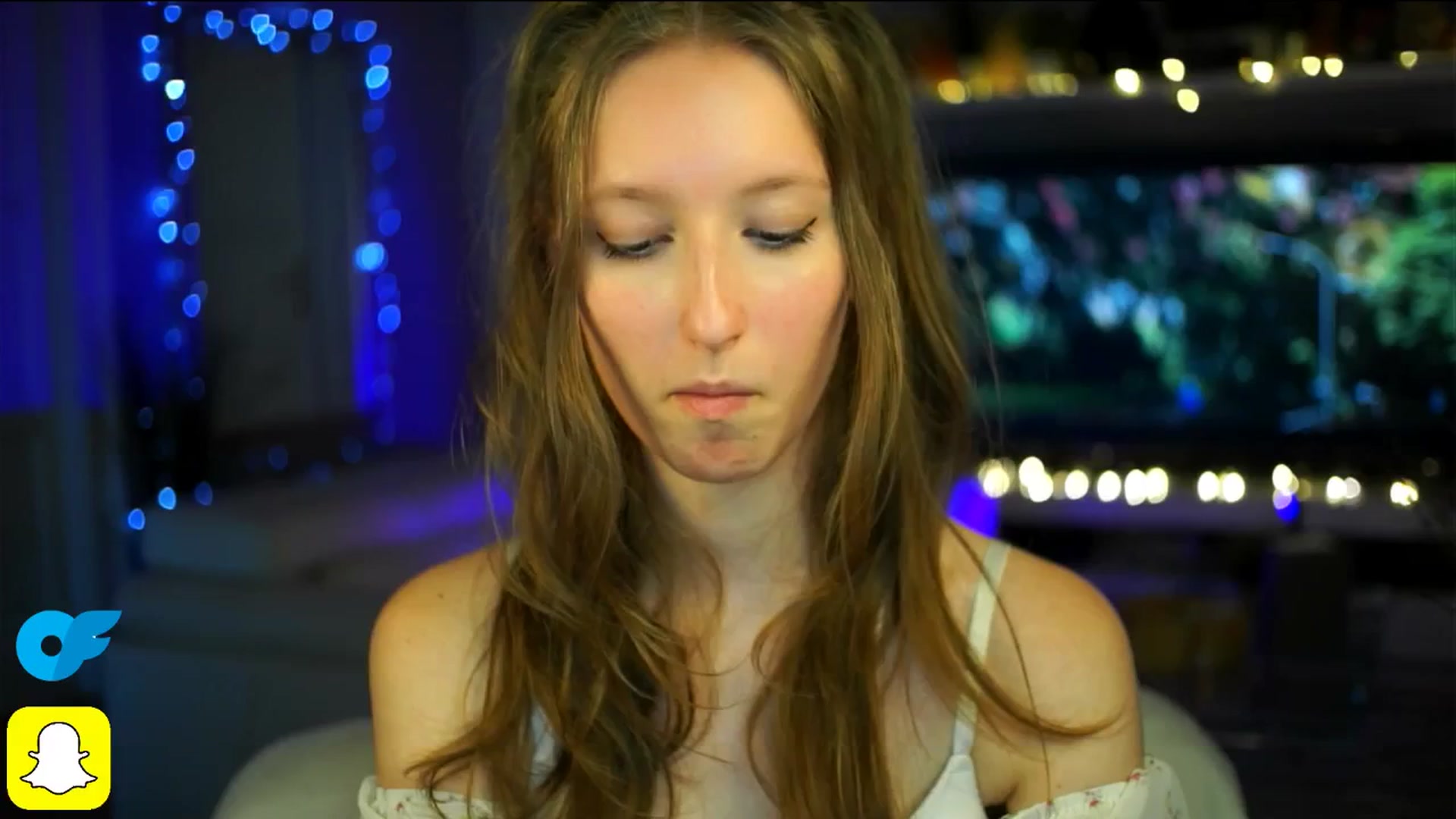 Gallery image thumbnail from Kira9's myfreecams stream on, 10/18/2025, 21:38 image 18 of 20