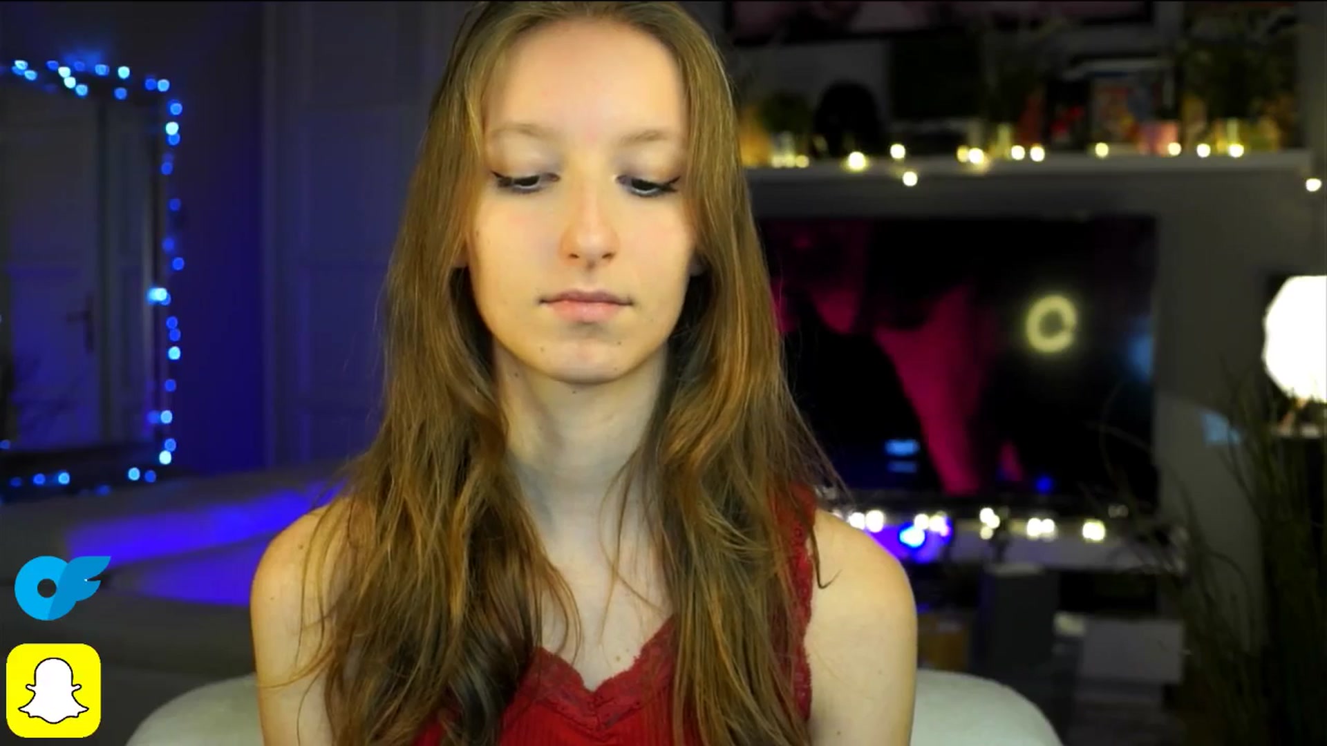 Gallery image thumbnail from Kira9's myfreecams stream on, 10/19/2025, 21:39 image 16 of 20