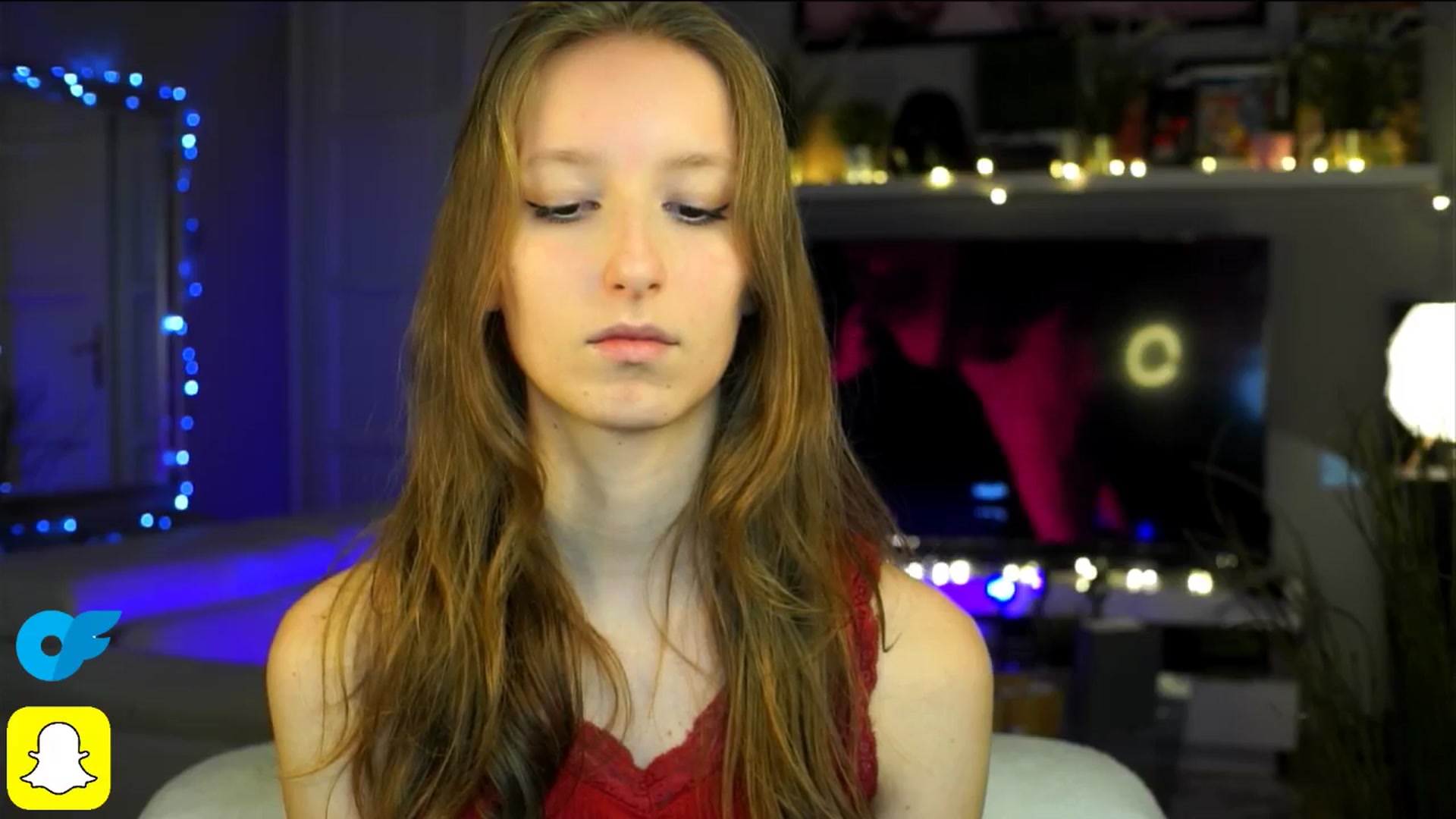 Gallery image thumbnail from Kira9's myfreecams stream on, 10/19/2025, 21:39 image 17 of 20
