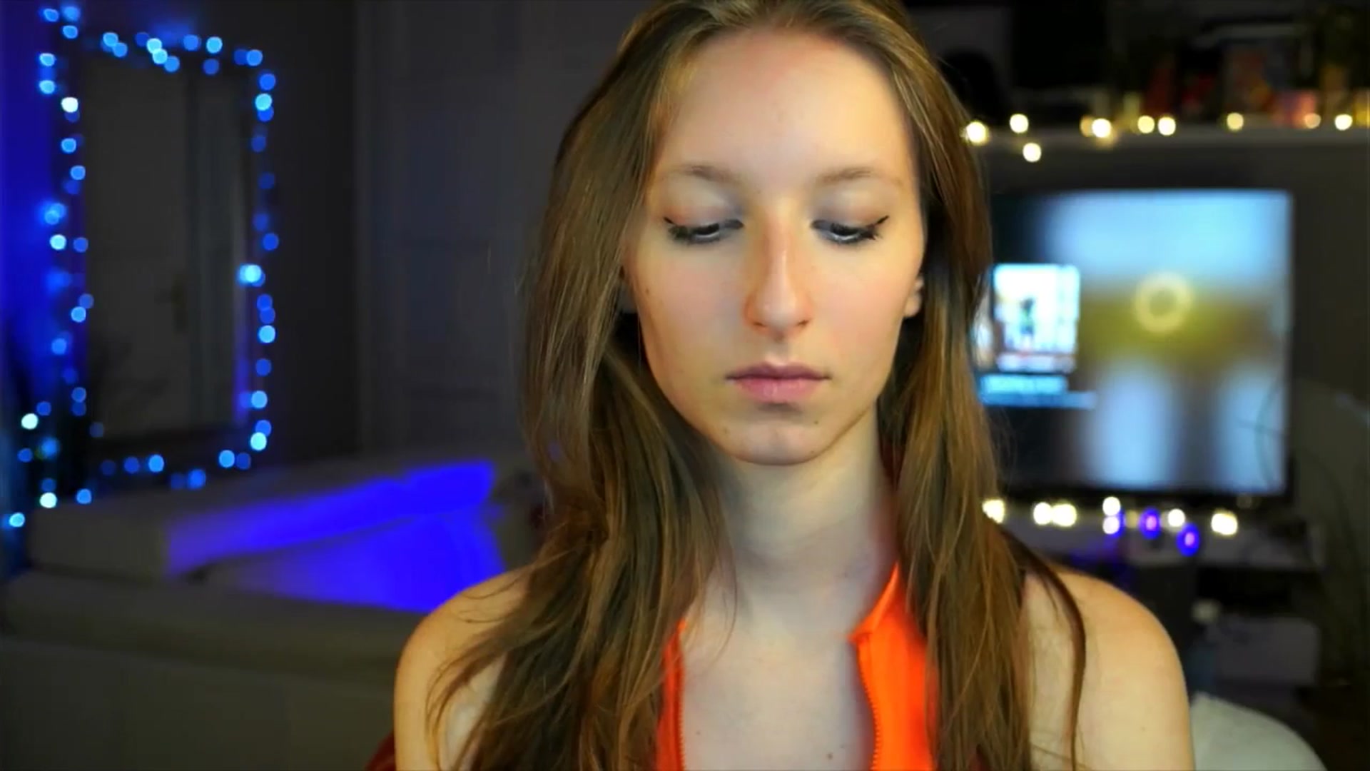Gallery image thumbnail from Kira9's myfreecams stream on, 10/21/2025, 20:47 image 14 of 20
