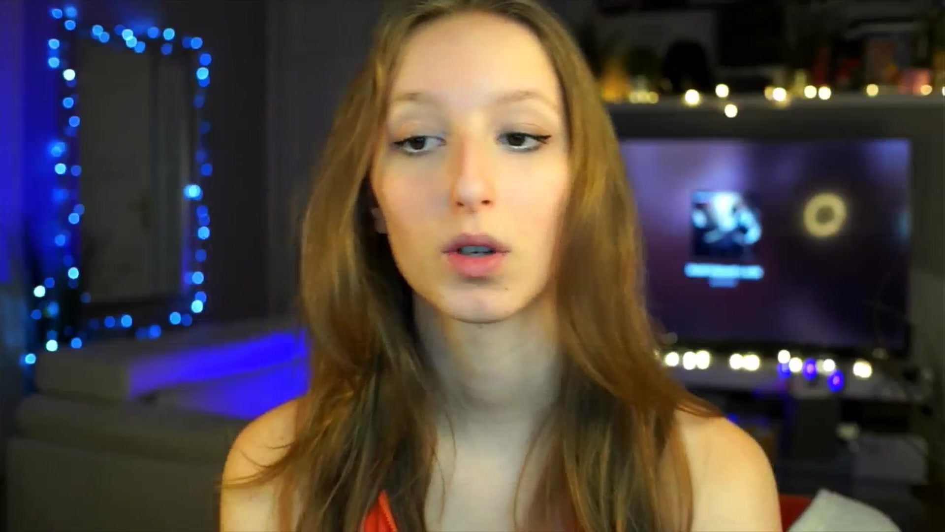 Gallery image thumbnail from Kira9's myfreecams stream on, 10/21/2025, 20:47 image 13 of 20