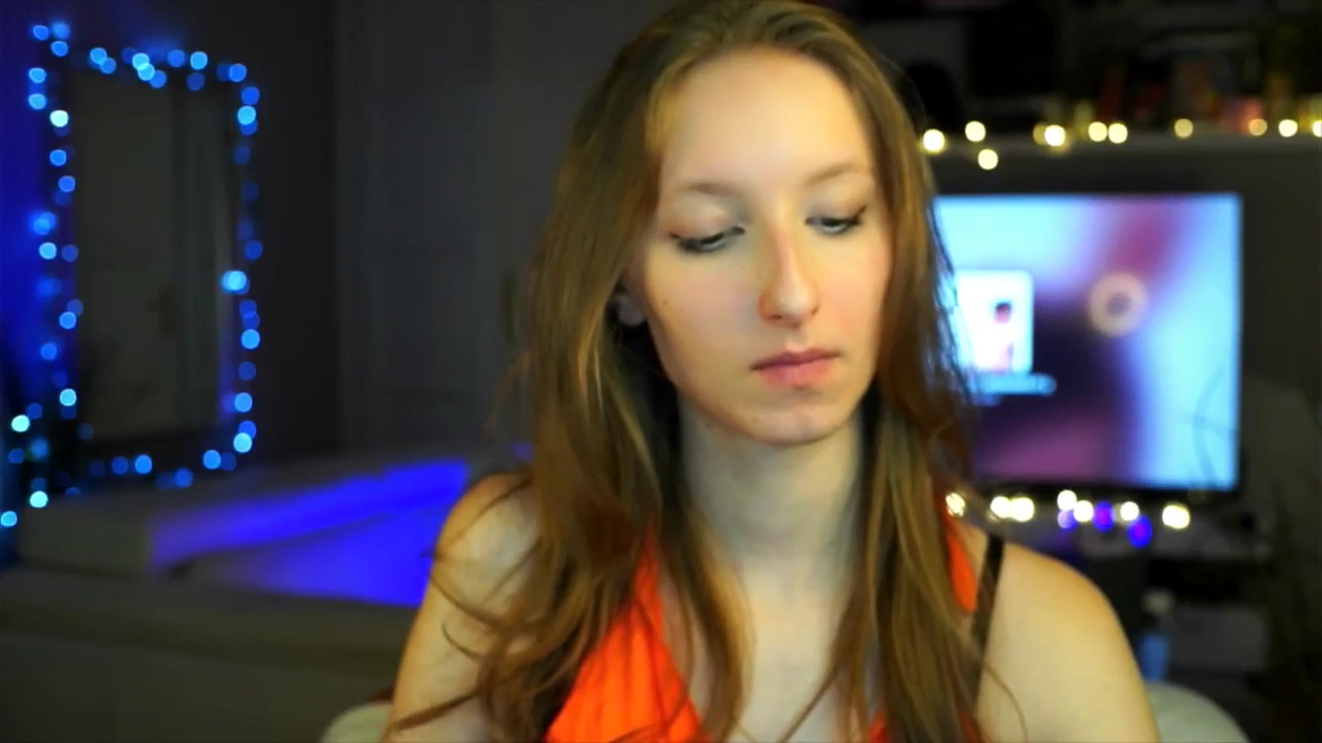 Gallery image thumbnail from Kira9's myfreecams stream on, 10/21/2025, 20:47 image 6 of 20
