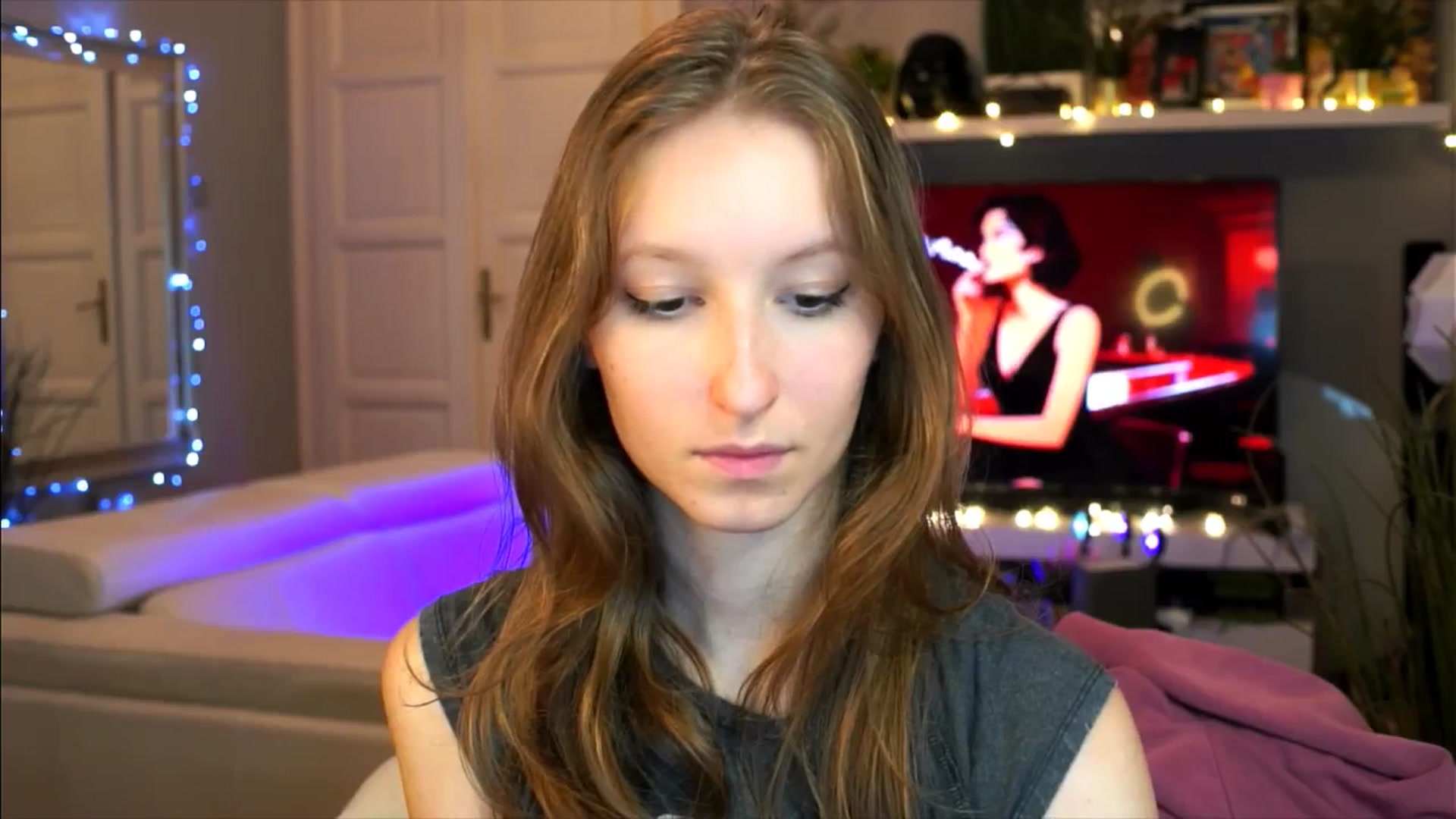 Gallery image thumbnail from Kira9's myfreecams stream on, 10/25/2025, 15:43 image 14 of 20