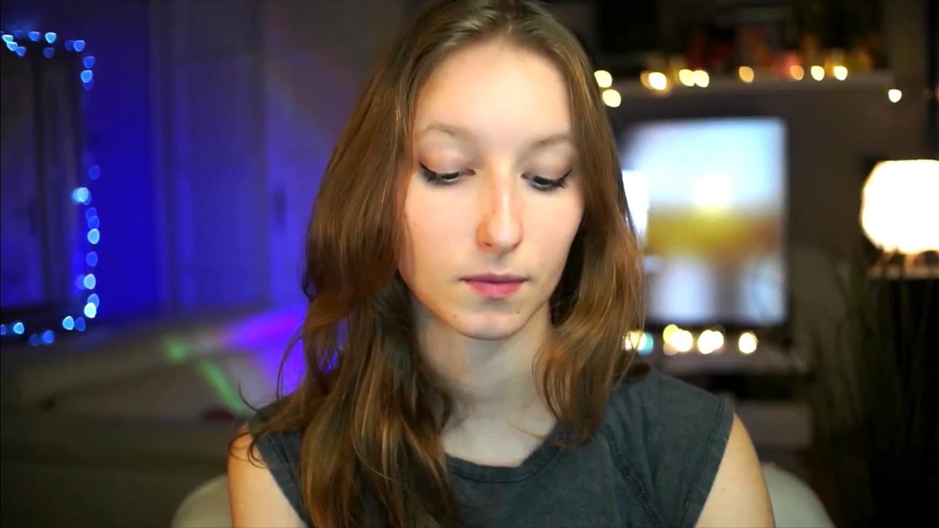 Gallery image thumbnail from Kira9's myfreecams stream on, 10/25/2025, 16:38 image 2 of 20