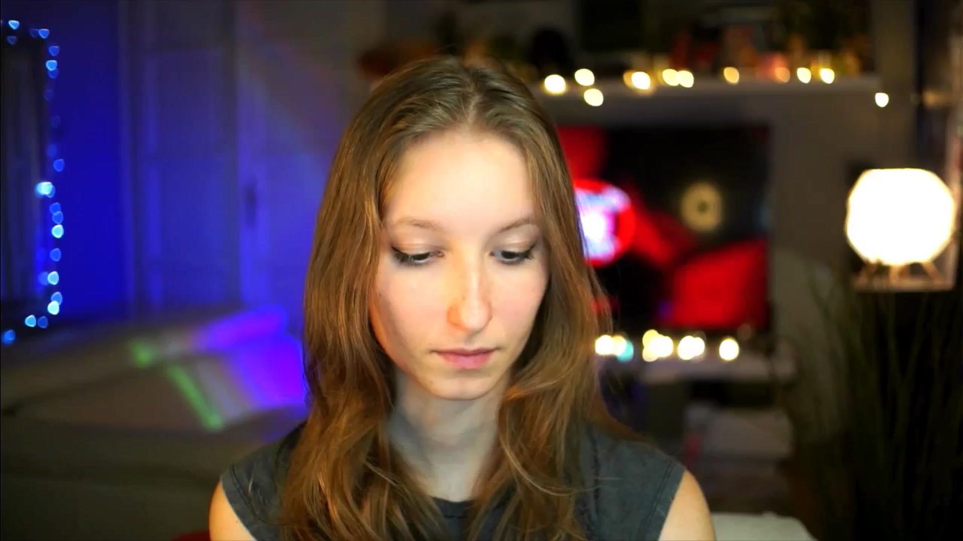 Gallery image thumbnail from Kira9's myfreecams stream on, 10/25/2025, 19:52 image 17 of 20