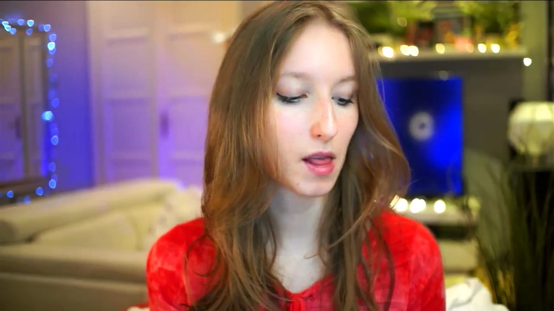 Gallery image thumbnail from Kira9's myfreecams stream on, 10/26/2025, 17:49 image 3 of 20