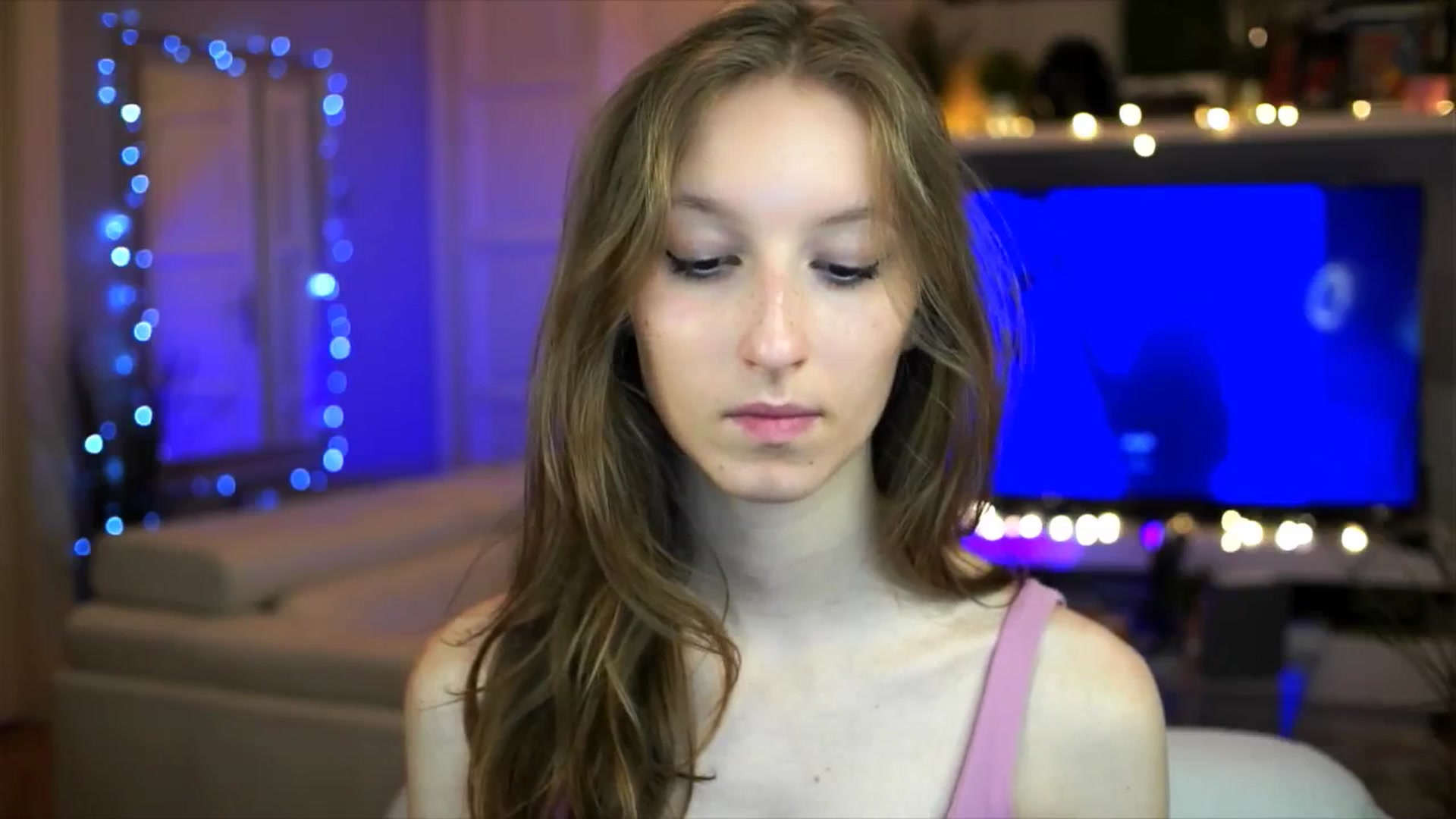 Gallery image thumbnail from Kira9's myfreecams stream on, 10/30/2025, 18:42 image 11 of 20