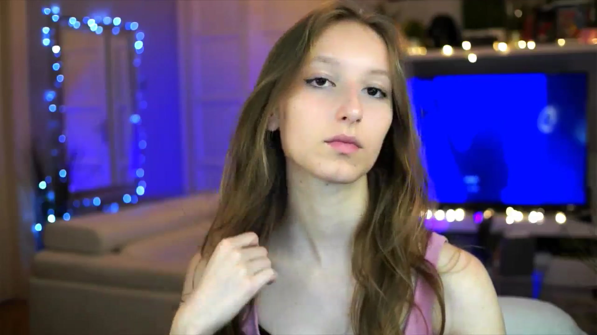 Gallery image thumbnail from Kira9's myfreecams stream on, 10/30/2025, 18:42 image 6 of 20