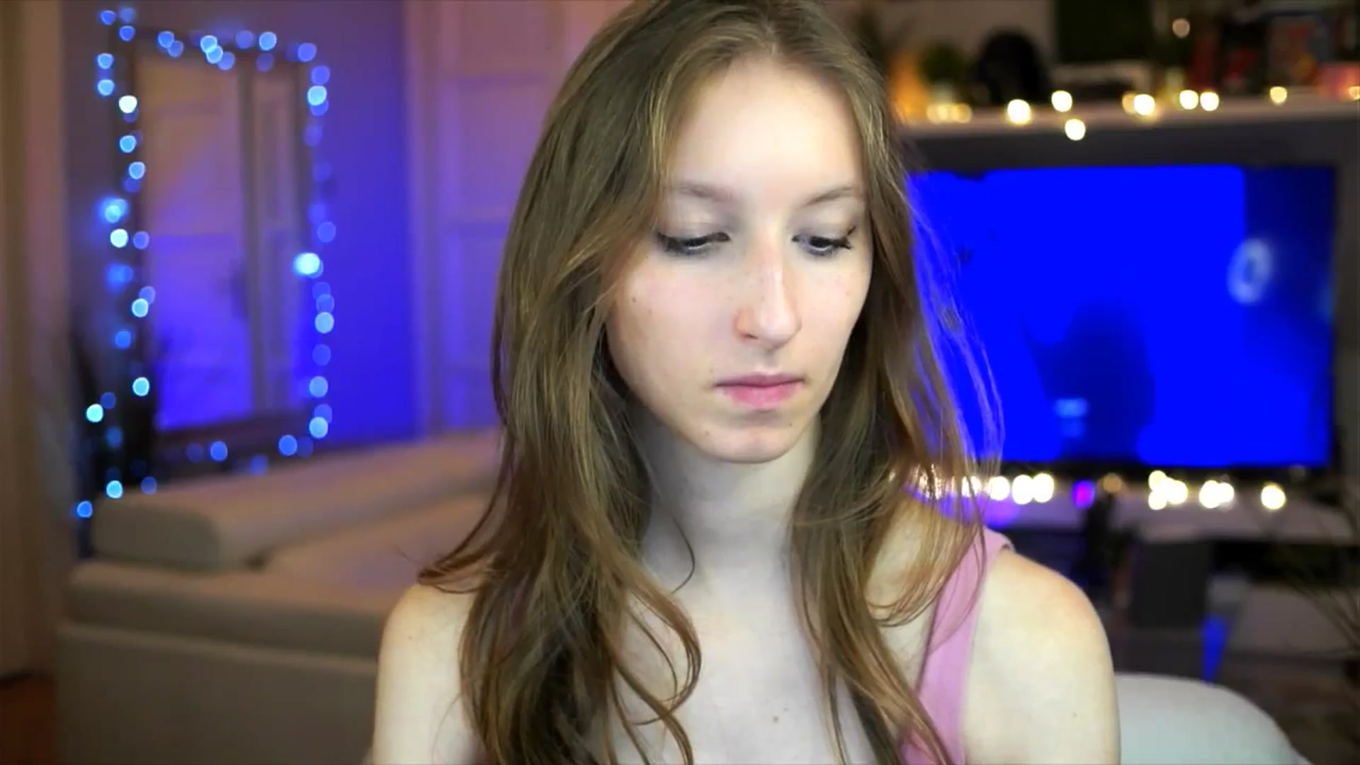 Gallery image thumbnail from Kira9's myfreecams stream on, 10/30/2025, 18:42 image 15 of 20