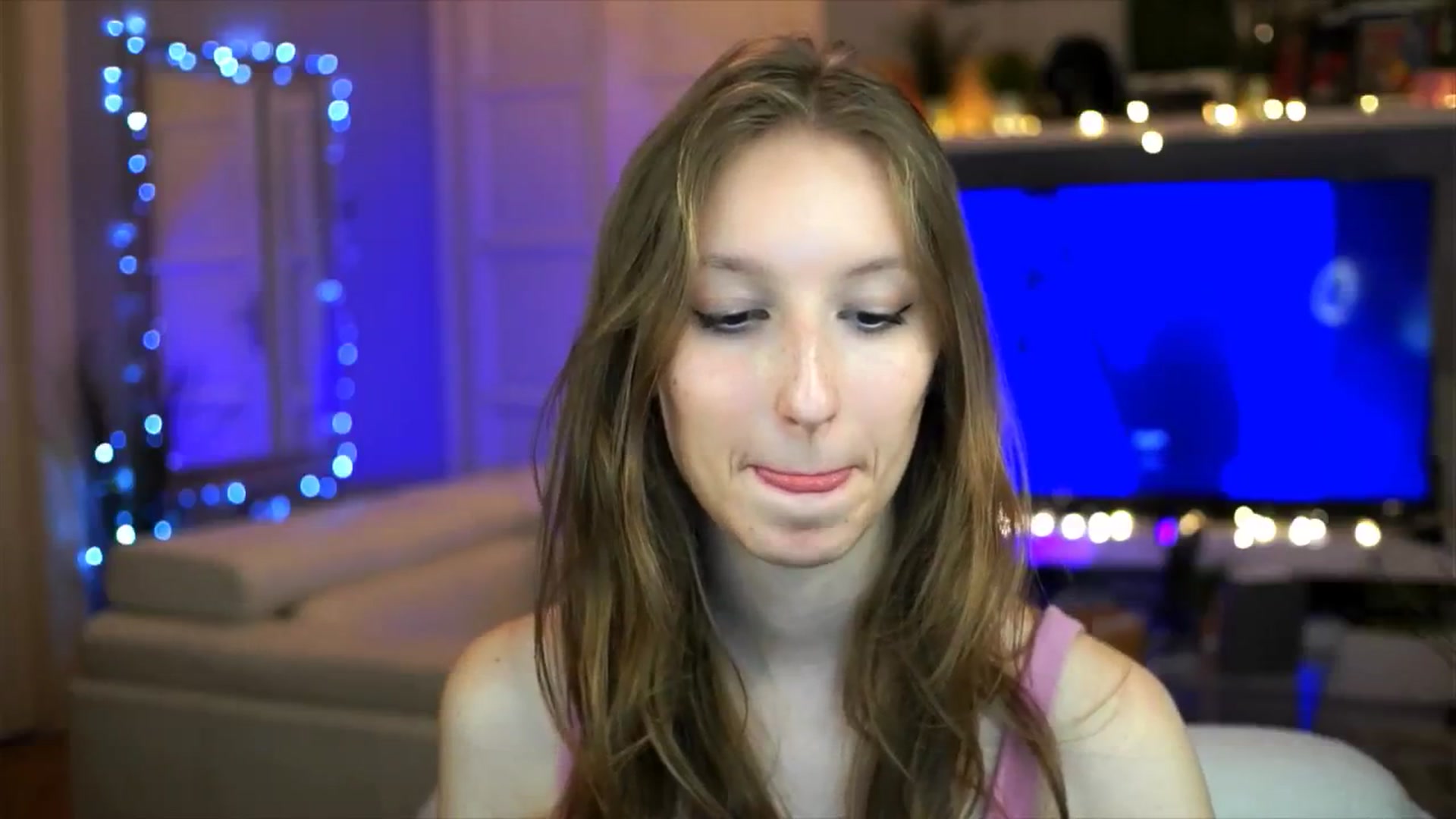 Gallery image thumbnail from Kira9's myfreecams stream on, 10/30/2025, 18:42 image 9 of 20