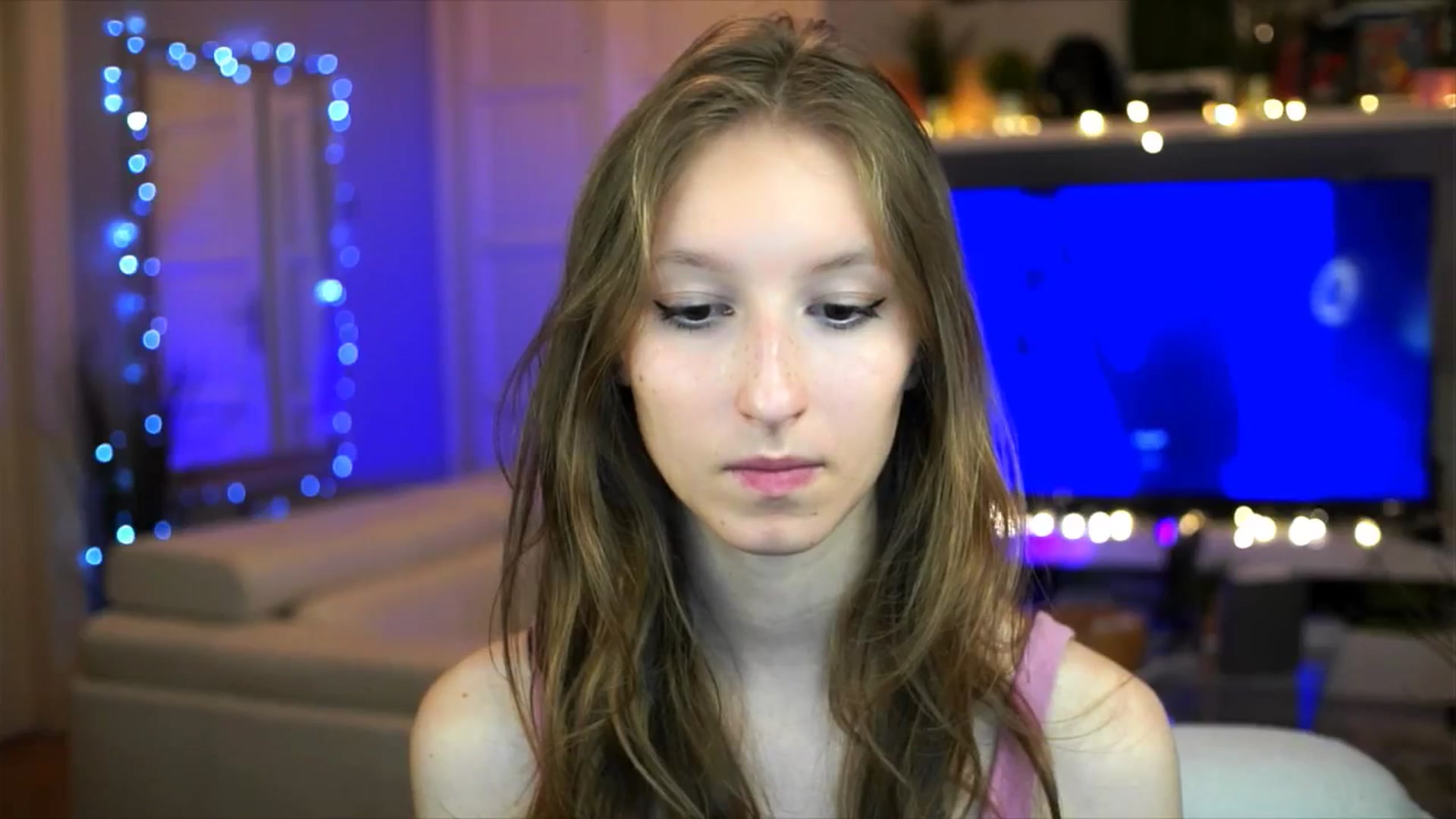 Gallery image thumbnail from Kira9's myfreecams stream on, 10/30/2025, 18:42 image 8 of 20