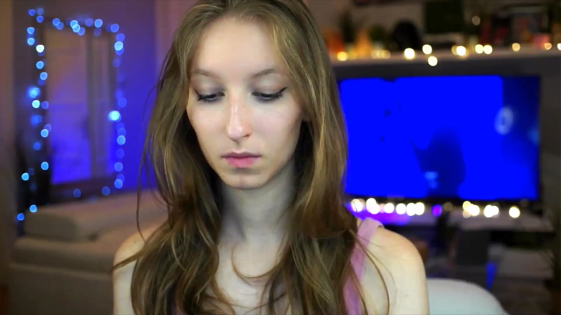 Gallery image thumbnail from Kira9's myfreecams stream on, 10/30/2025, 20:17 image 20 of 20