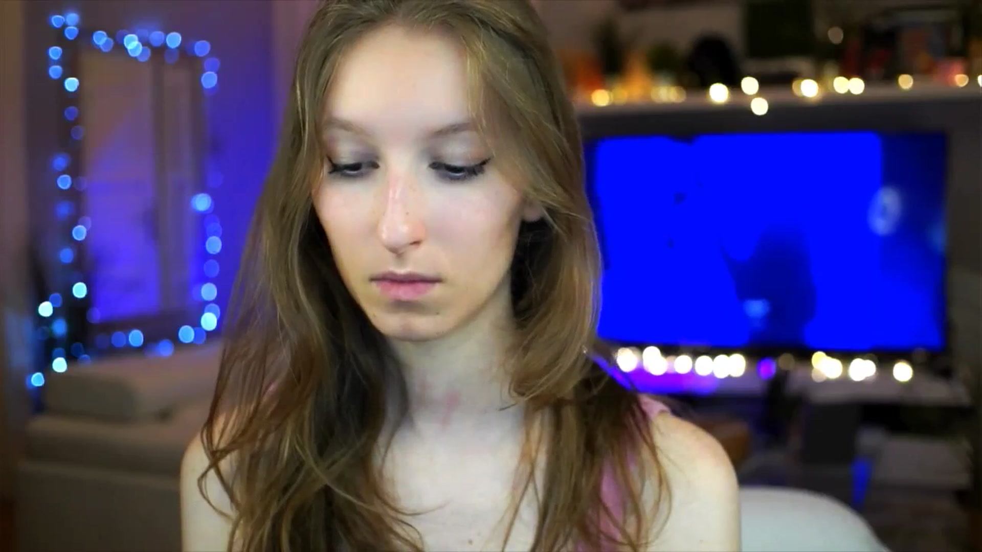 Gallery image thumbnail from Kira9's myfreecams stream on, 10/30/2025, 20:17 image 13 of 20
